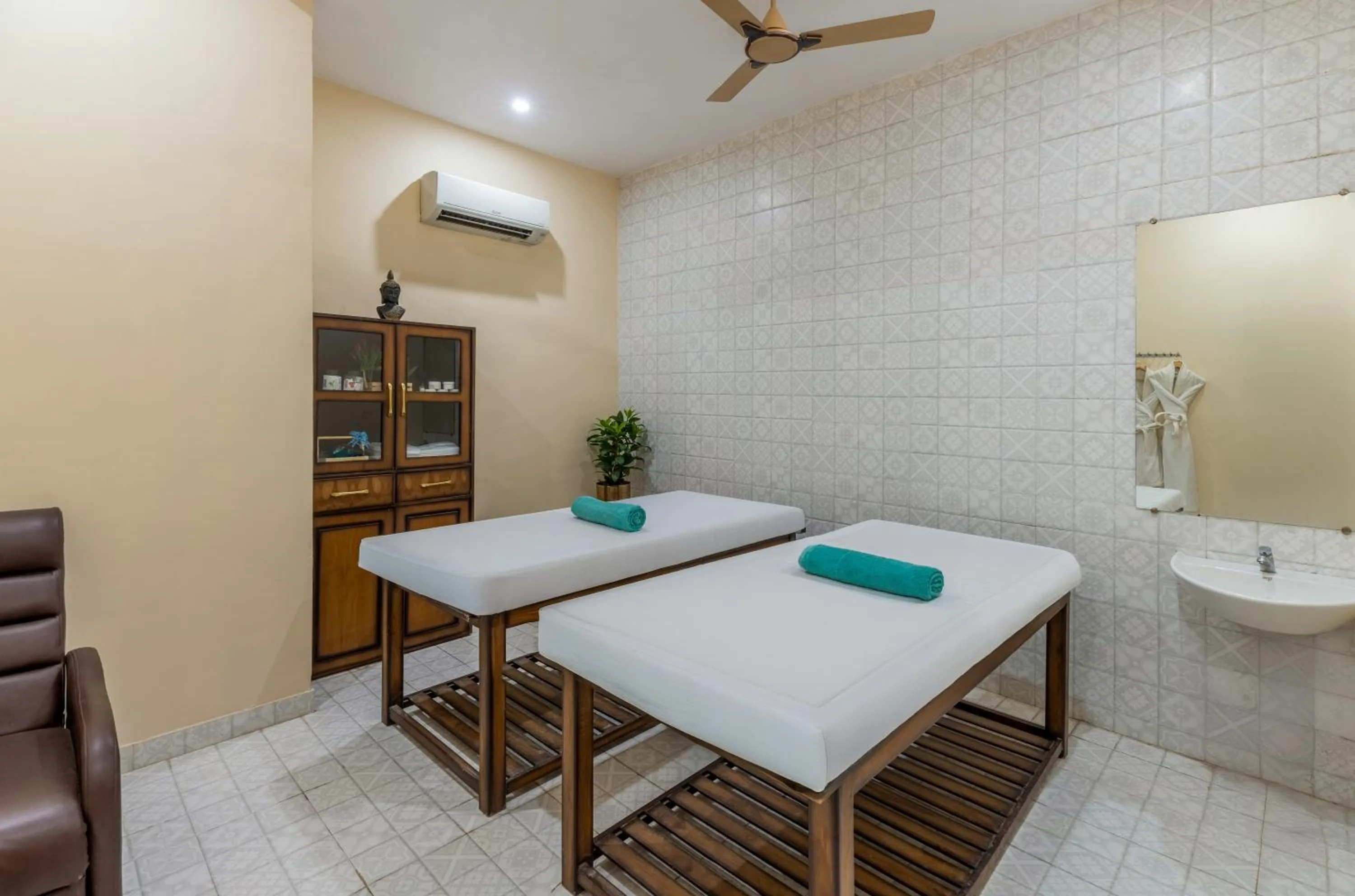 Spa and wellness centre/facilities in The Everest Hill Resort & Spa-Kumbhalgarh