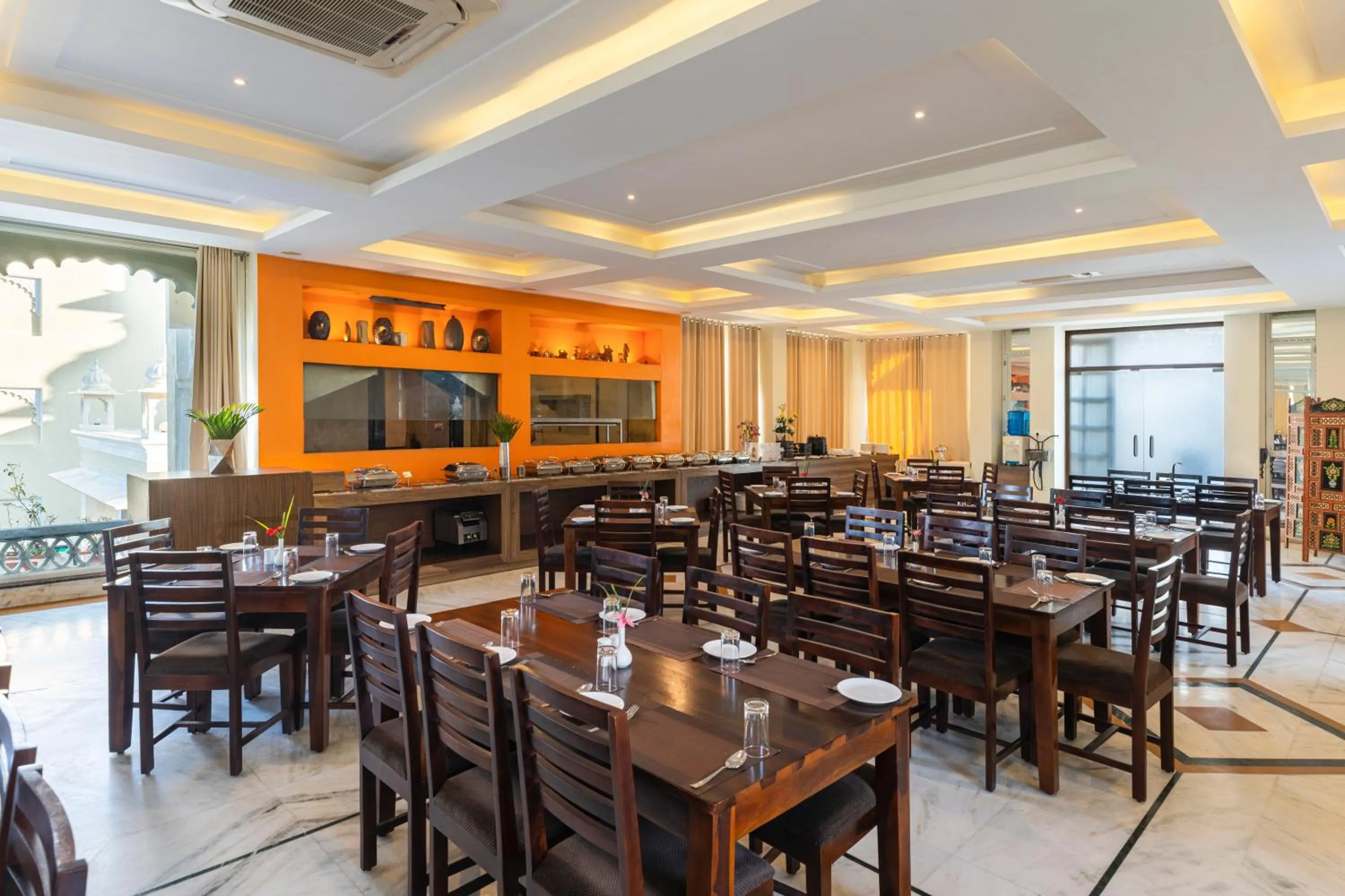 Restaurant/places to eat in The Everest Hill Resort & Spa-Kumbhalgarh