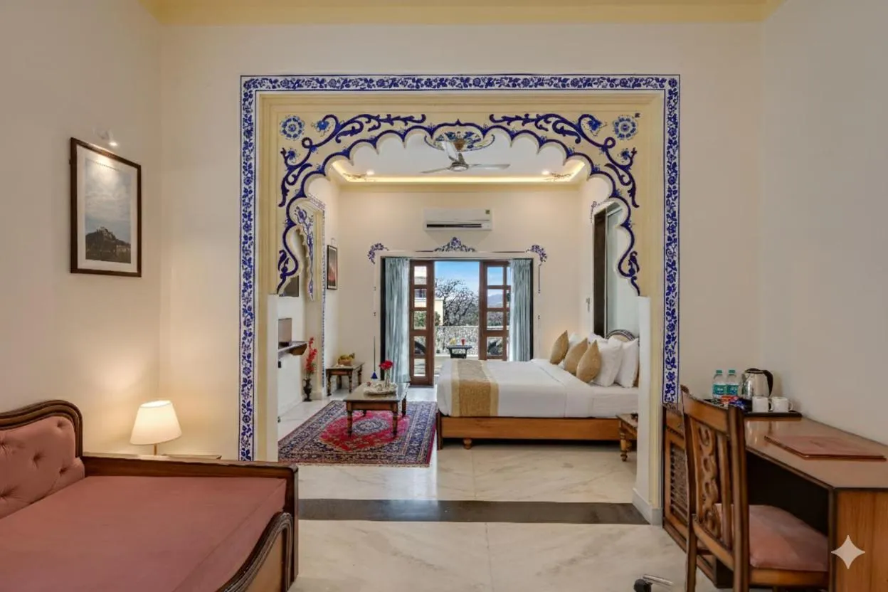 Bed in The Everest Hill Resort & Spa-Kumbhalgarh