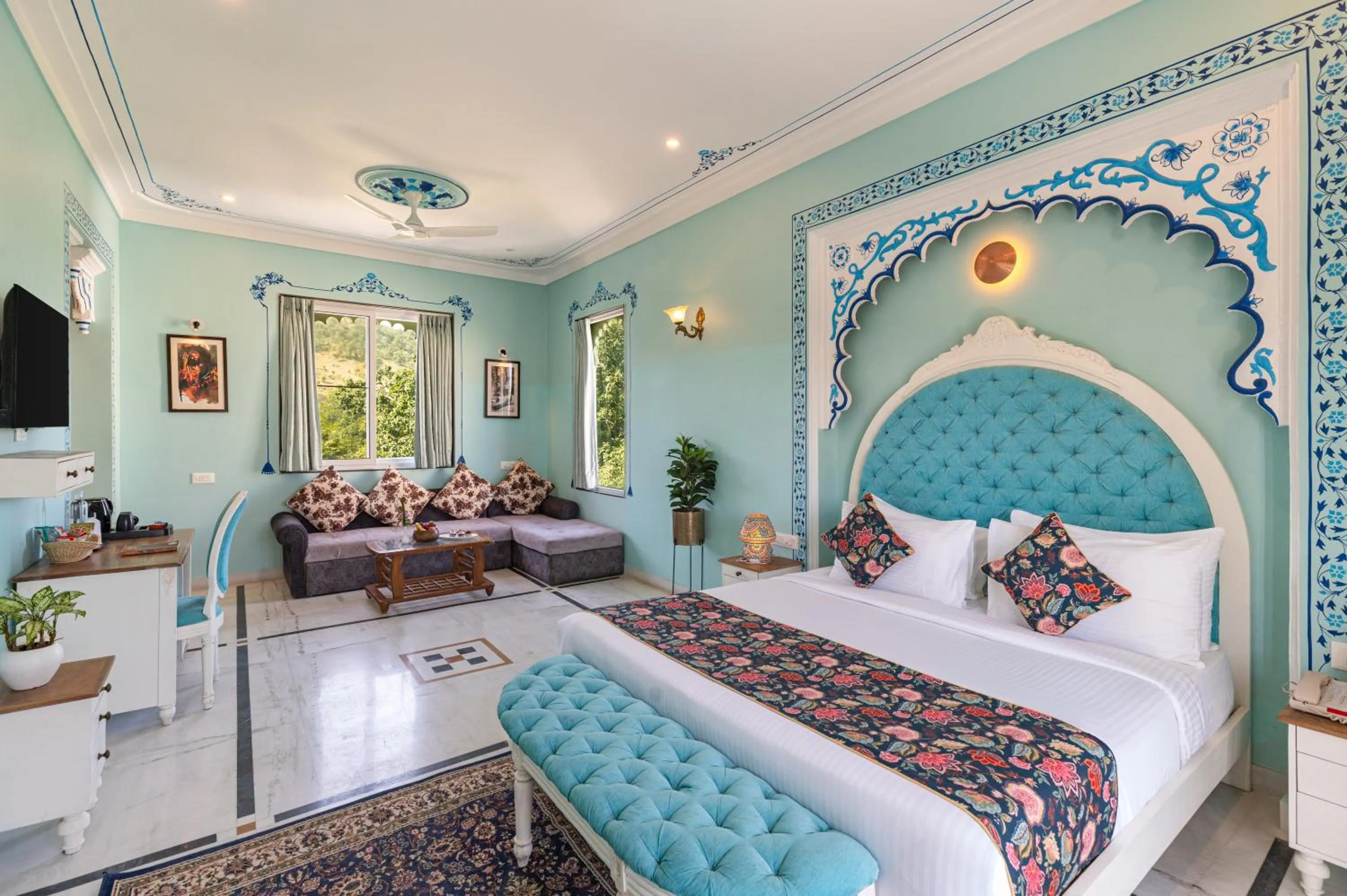 Bed in The Everest Hill Resort & Spa-Kumbhalgarh