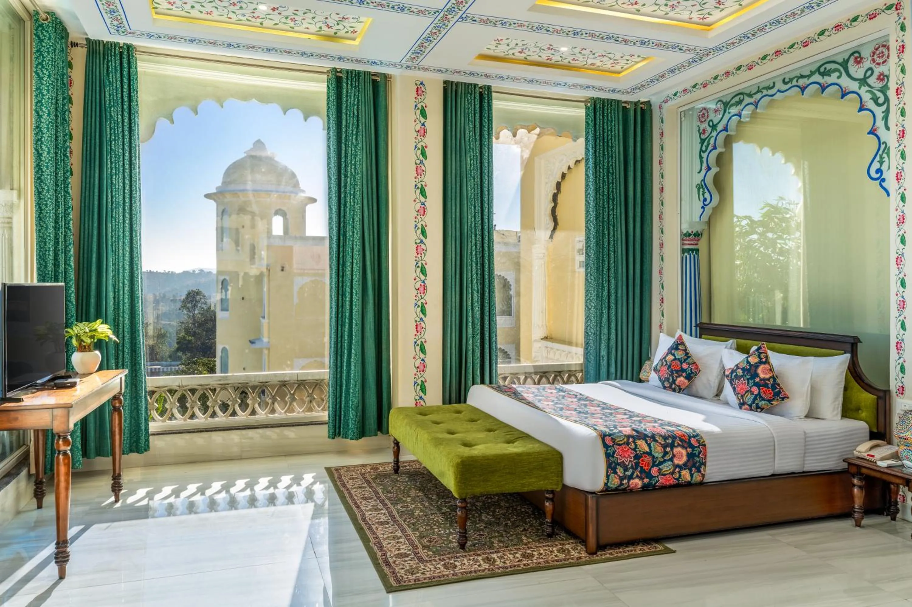 Bed in The Everest Hill Resort & Spa-Kumbhalgarh
