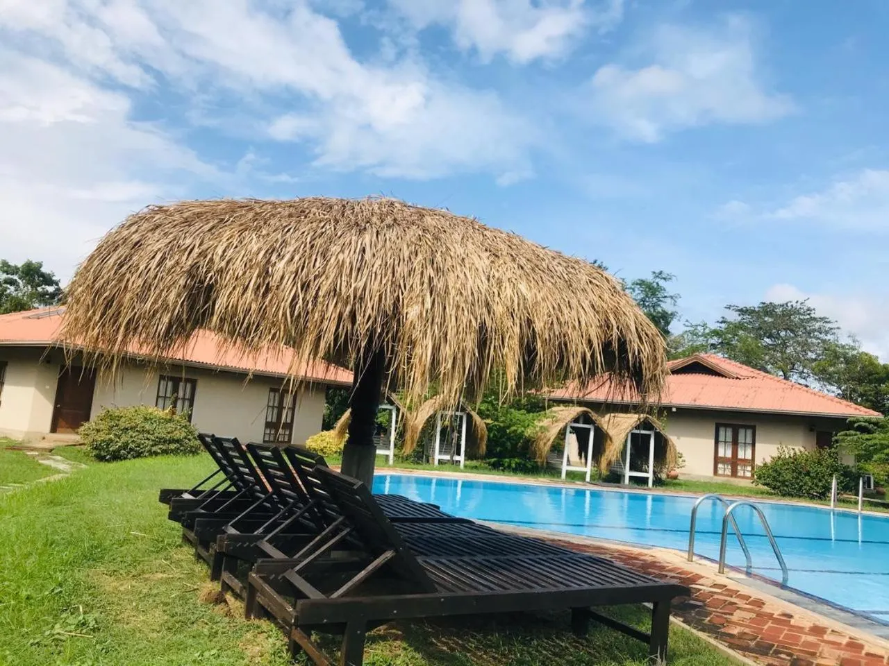 Bathroom in Hibiscus Garden Hotel