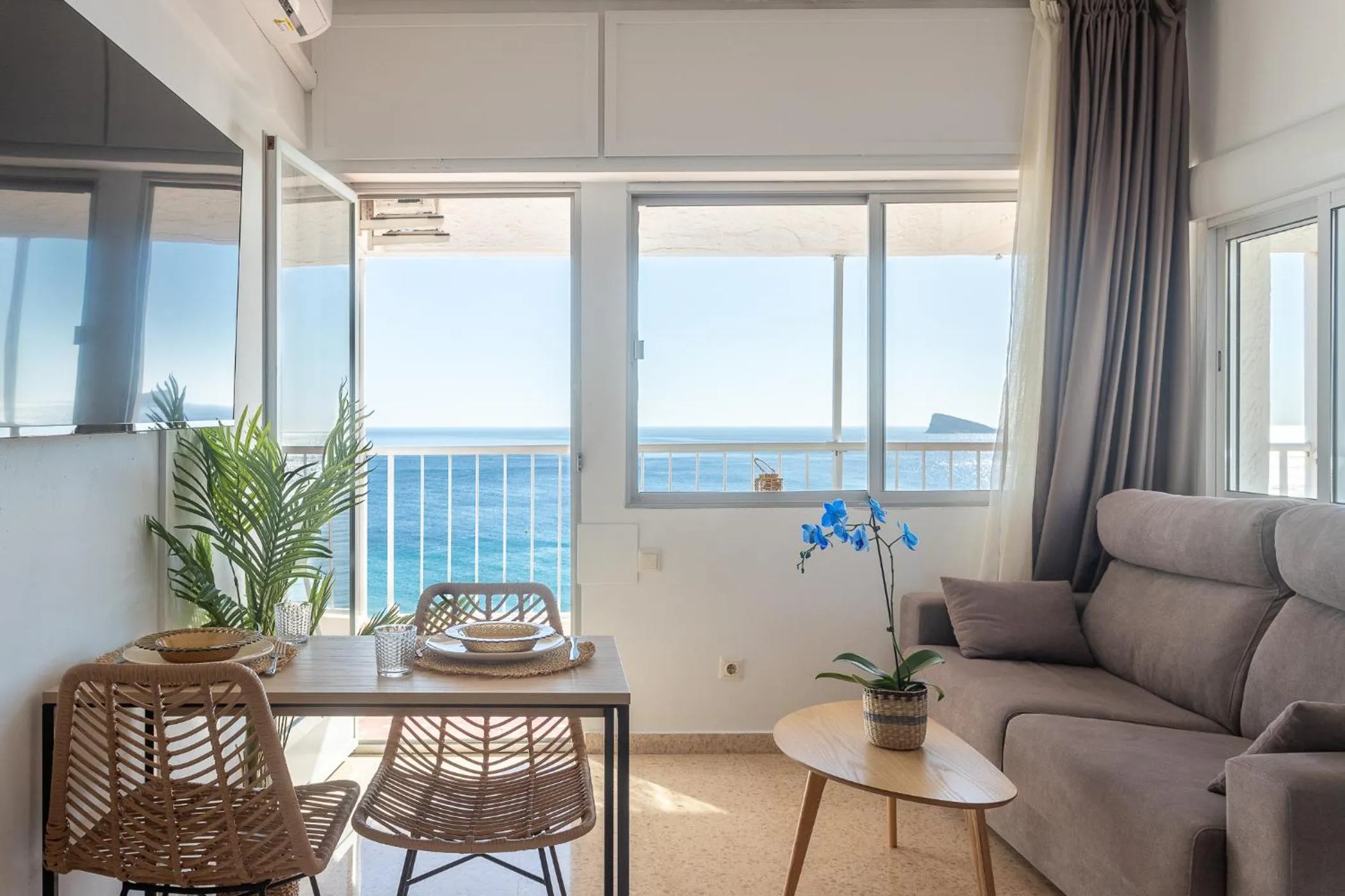 Dining area in Apartamentos Mirador