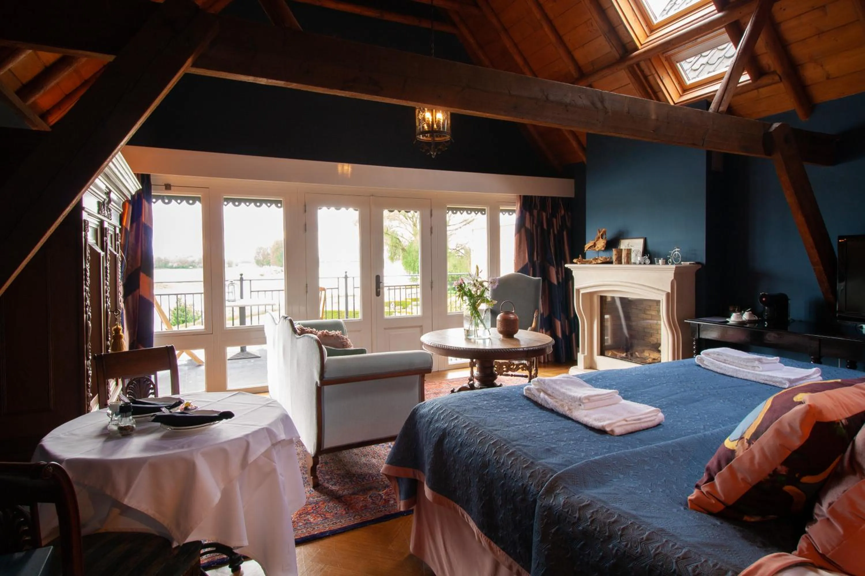 Photo of the whole room, Bed in Villa Veertien