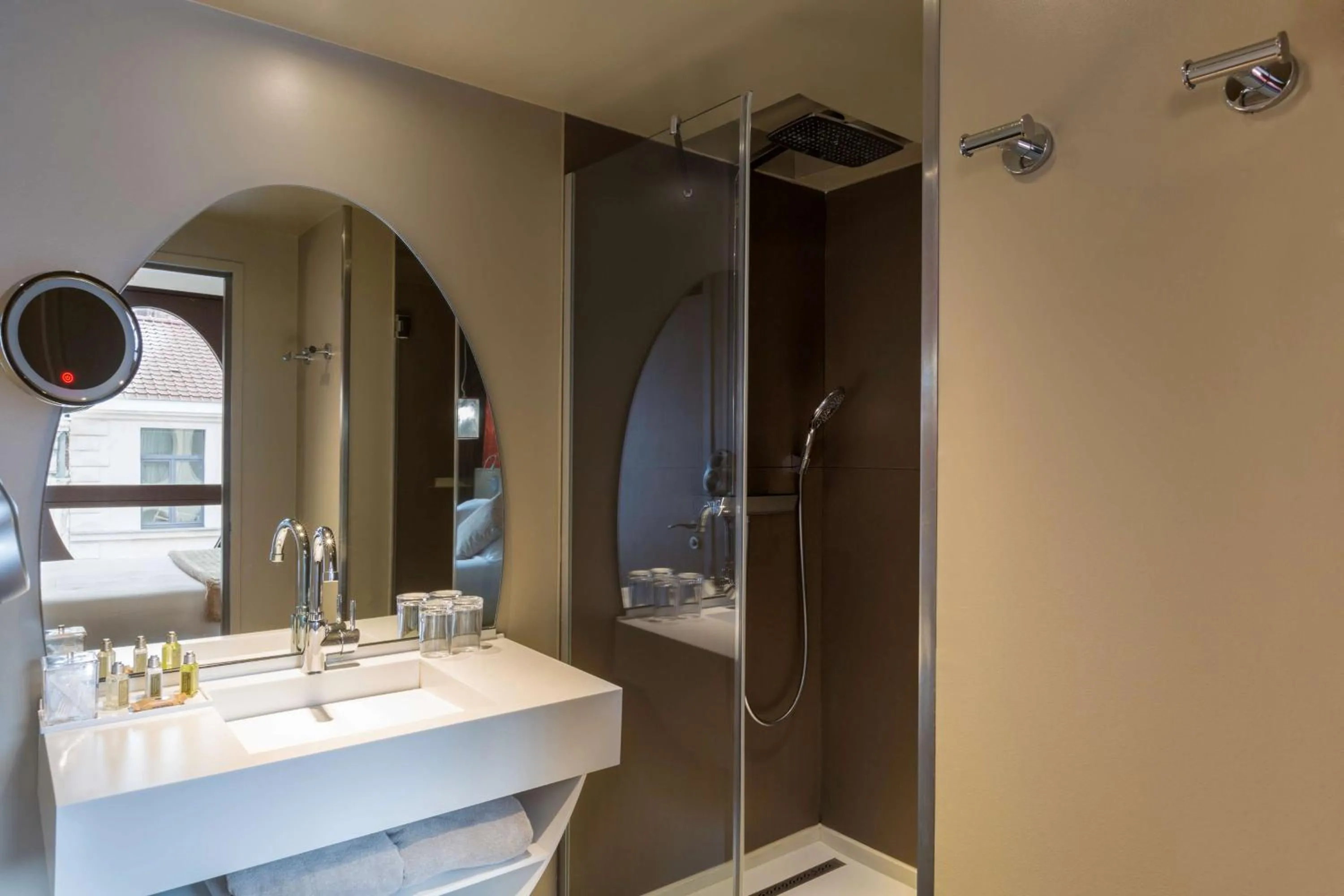 Photo of the whole room in Best Western Premier Why Hotel