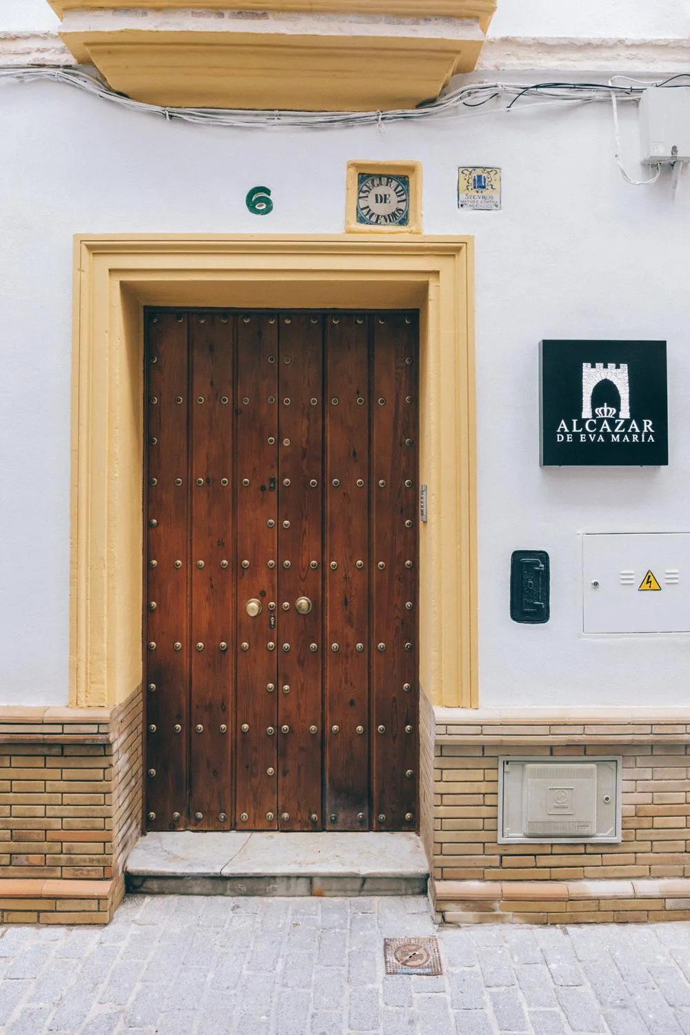 Facade/entrance in Alcázar de María