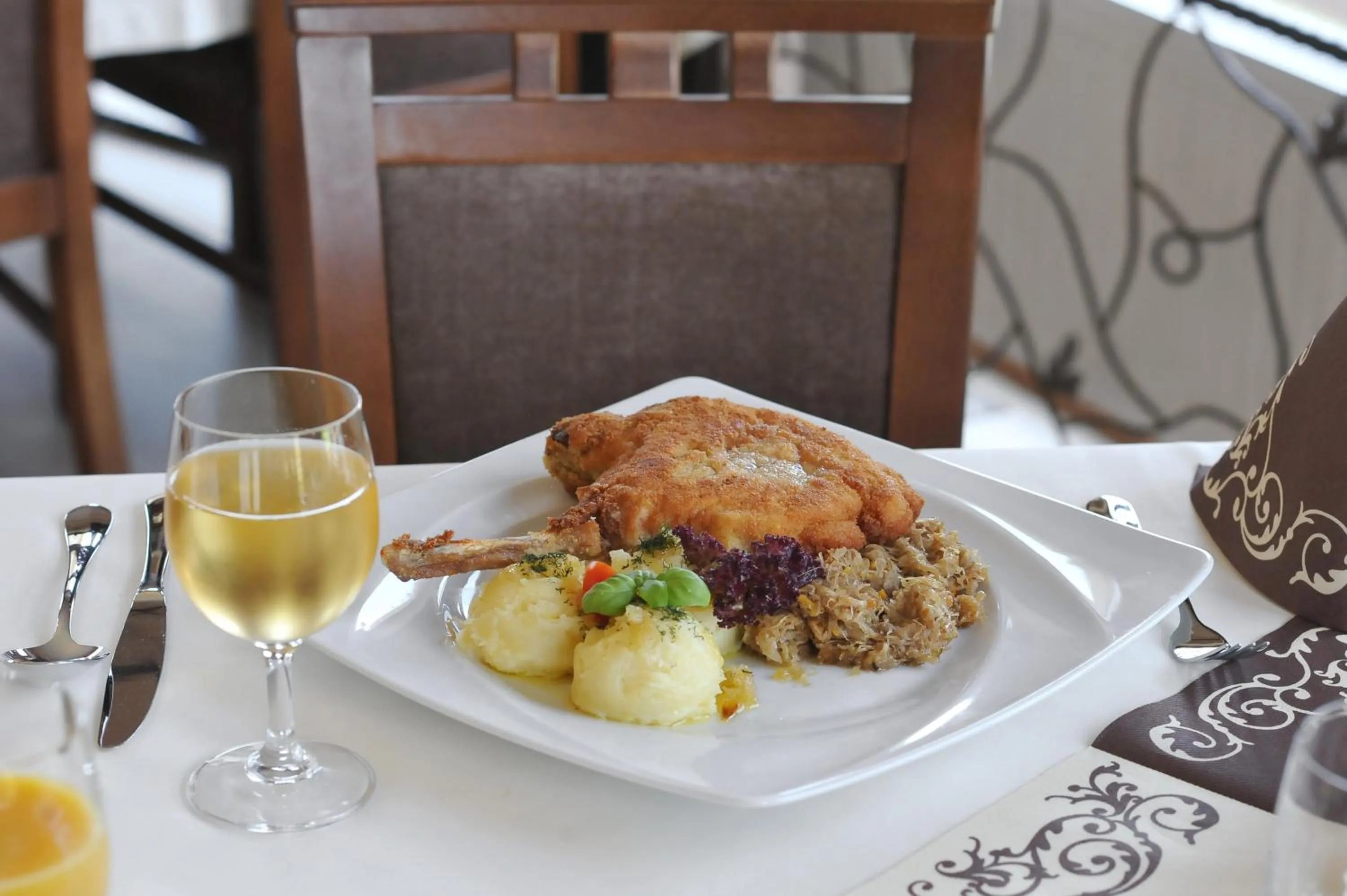 Restaurant/places to eat in Zajazd Bieszczadzka Ostoja