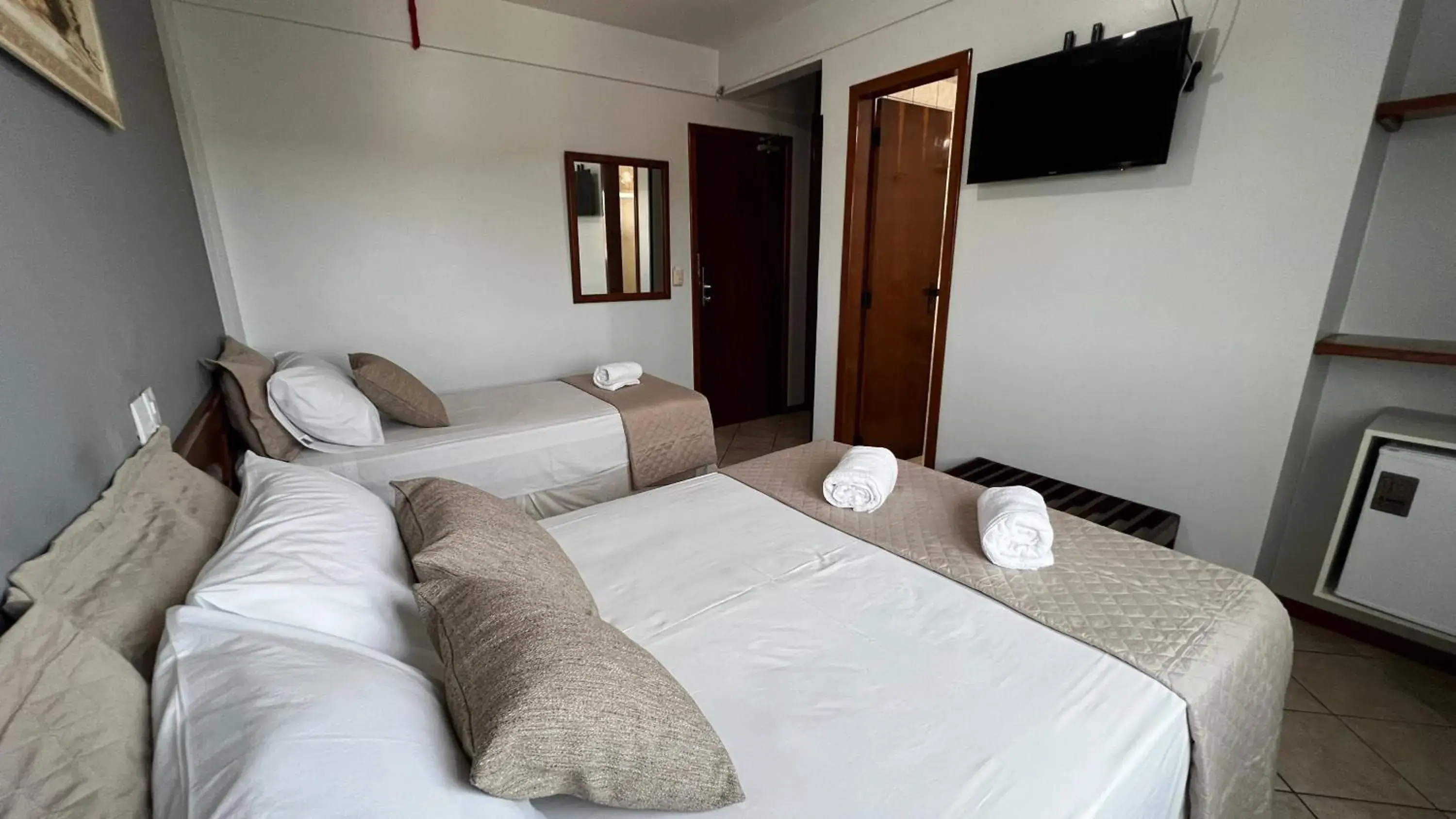 Standard Triple Room - single occupancy in Hotel Portinari Ponte da Amizade Standard Triple Room - single occupancy in Hotel Portinari Ponte da Amizade