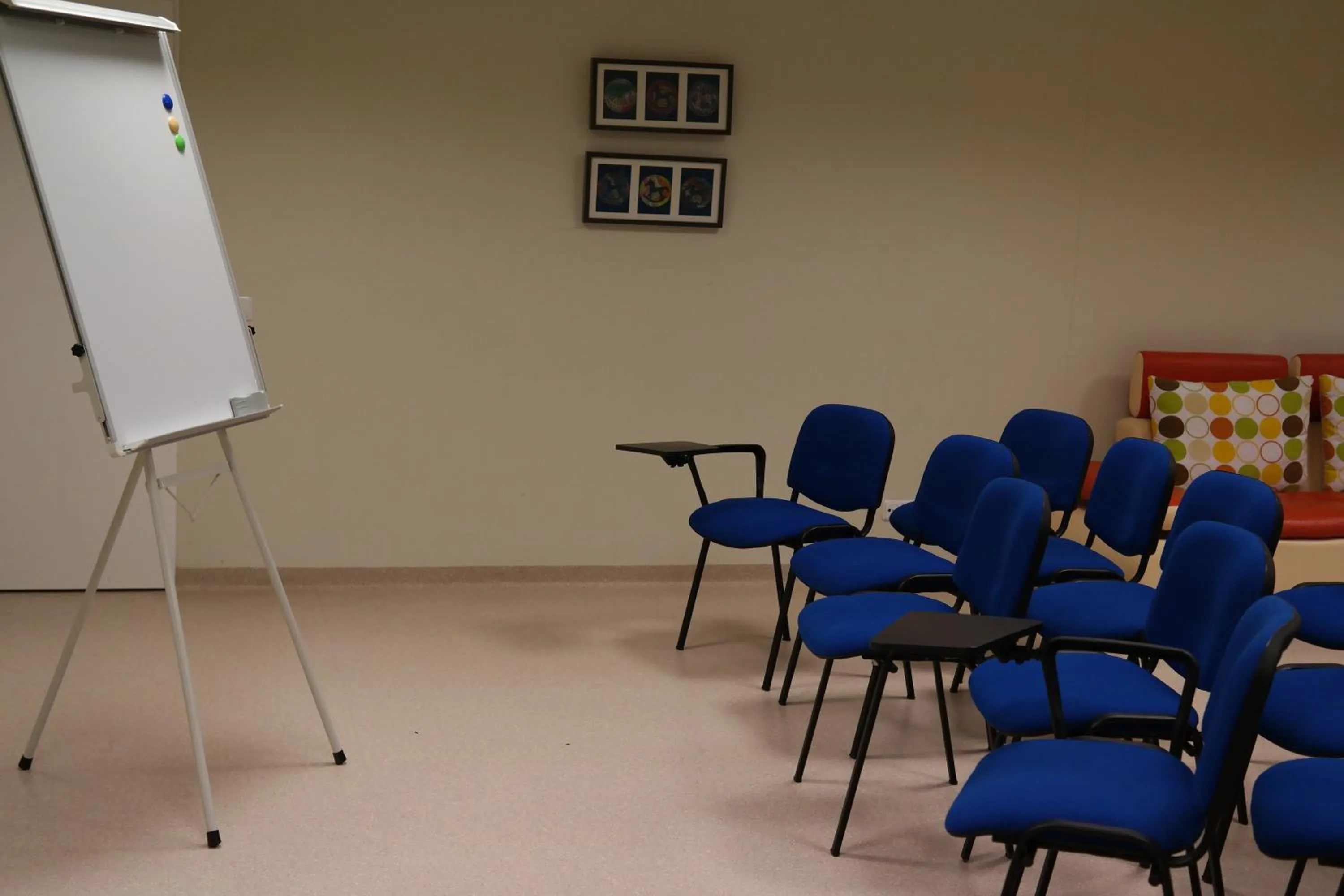 Business facilities in Love Island 2