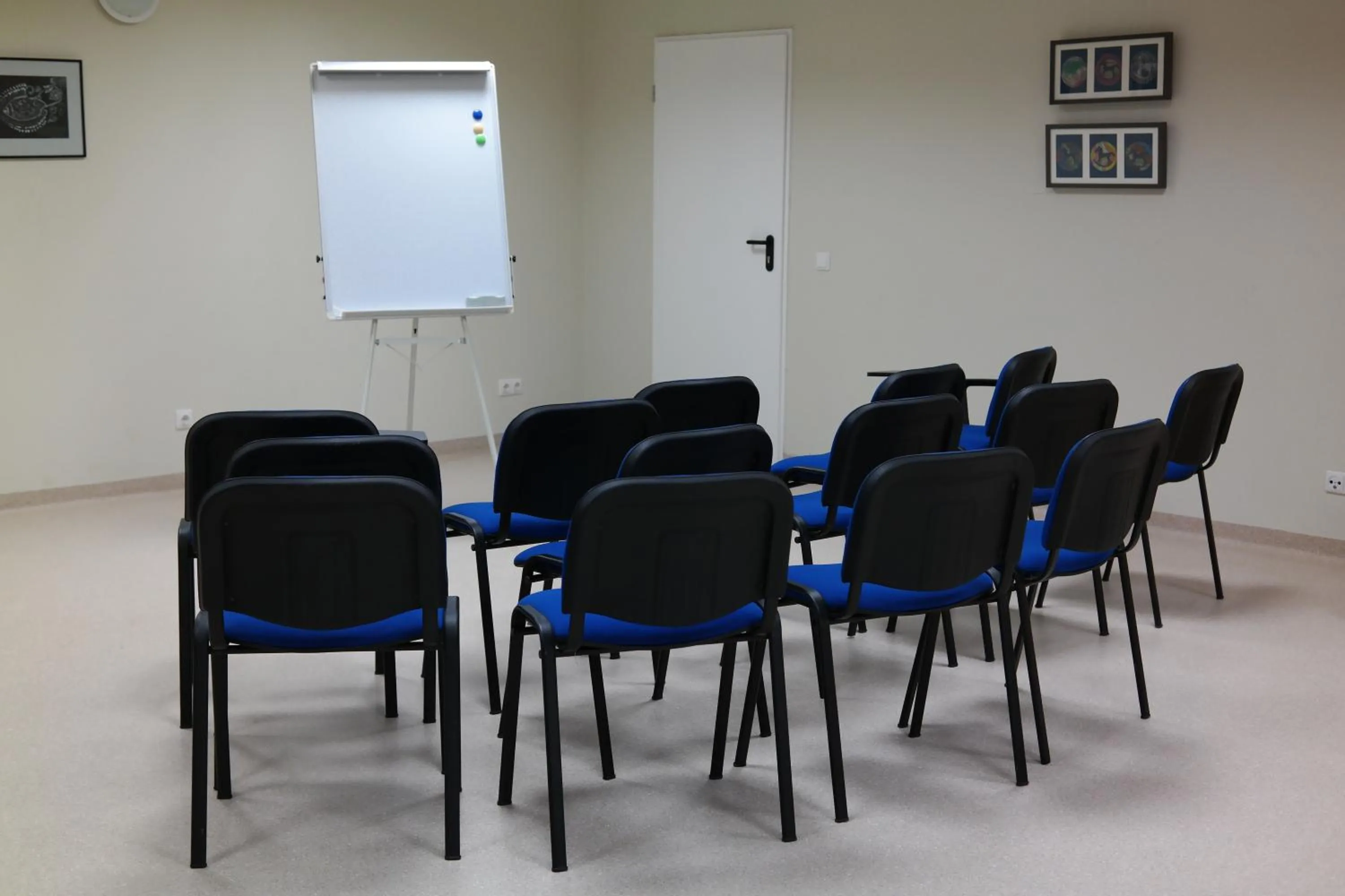 Business facilities in Love Island 2