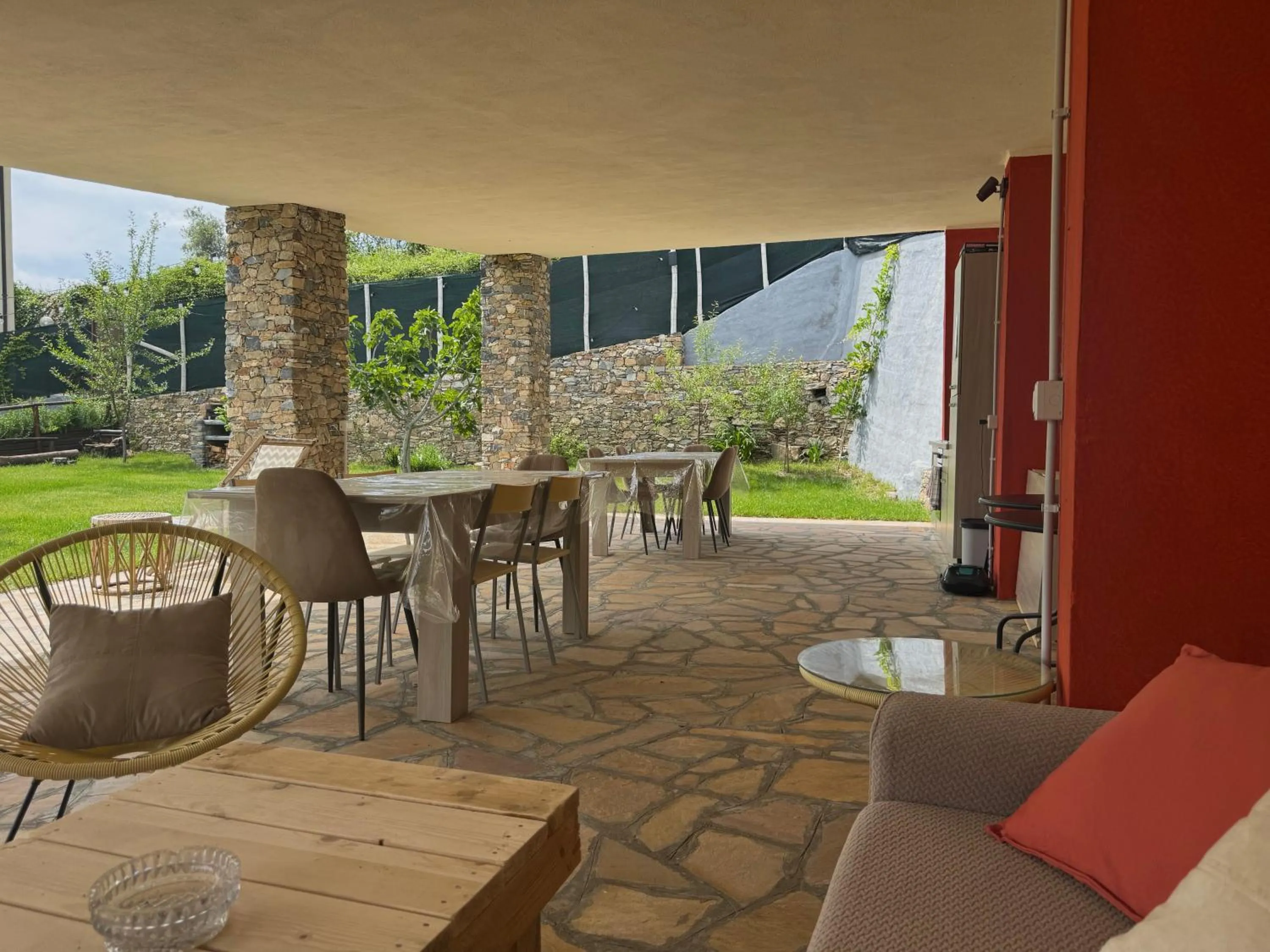 Communal lounge/ TV room in Ligo