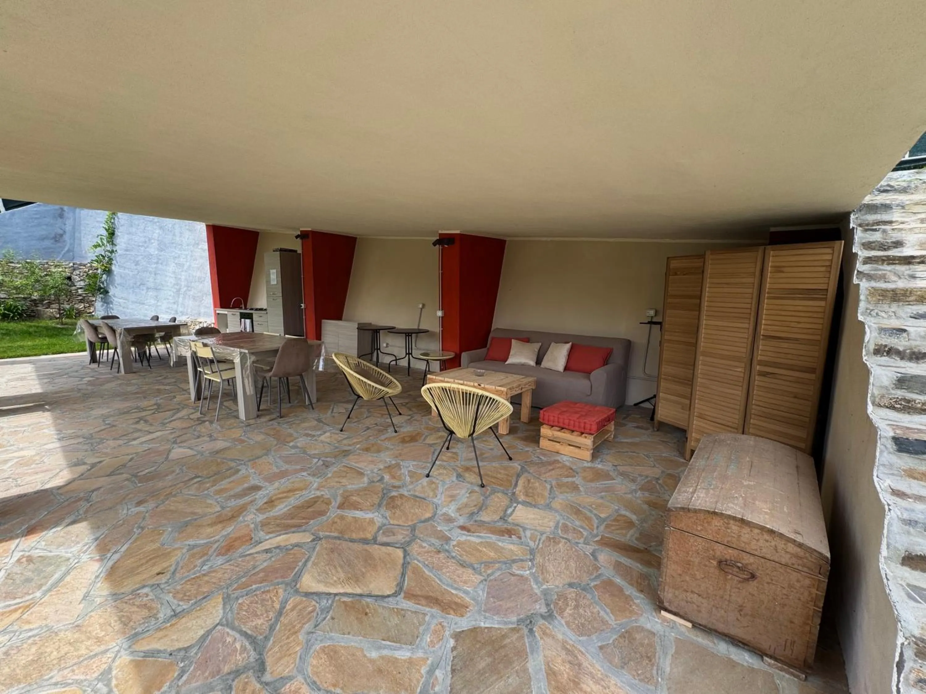 Communal lounge/ TV room in Ligo