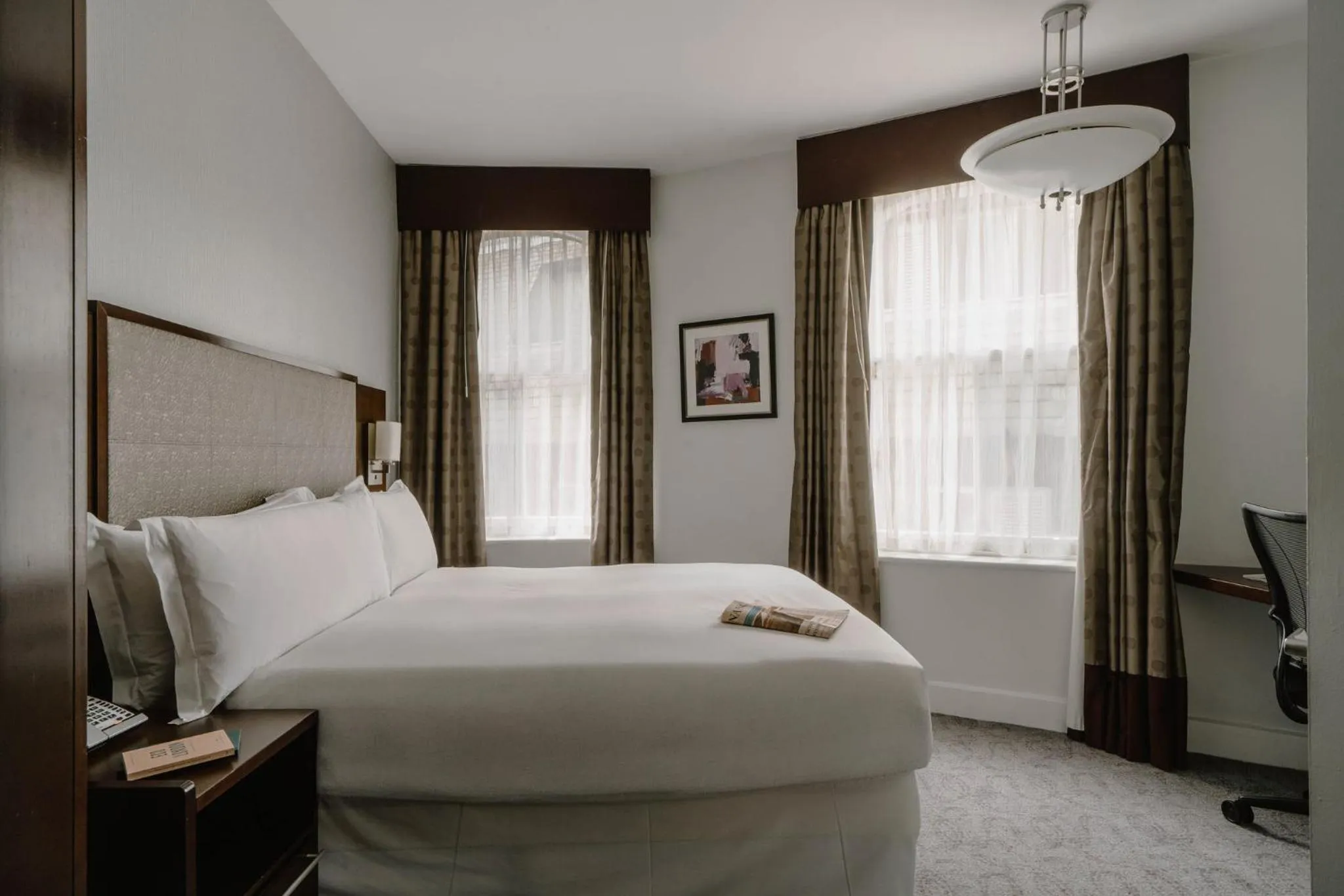 Photo of the whole room, Bed in Club Quarters Hotel Trafalgar Square, London