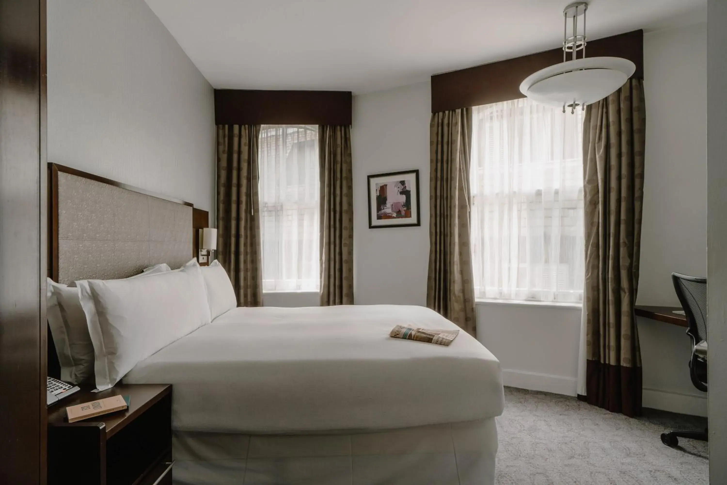 Standard King Room in Club Quarters Hotel Trafalgar Square, London Standard King Room in Club Quarters Hotel Trafalgar Square, London