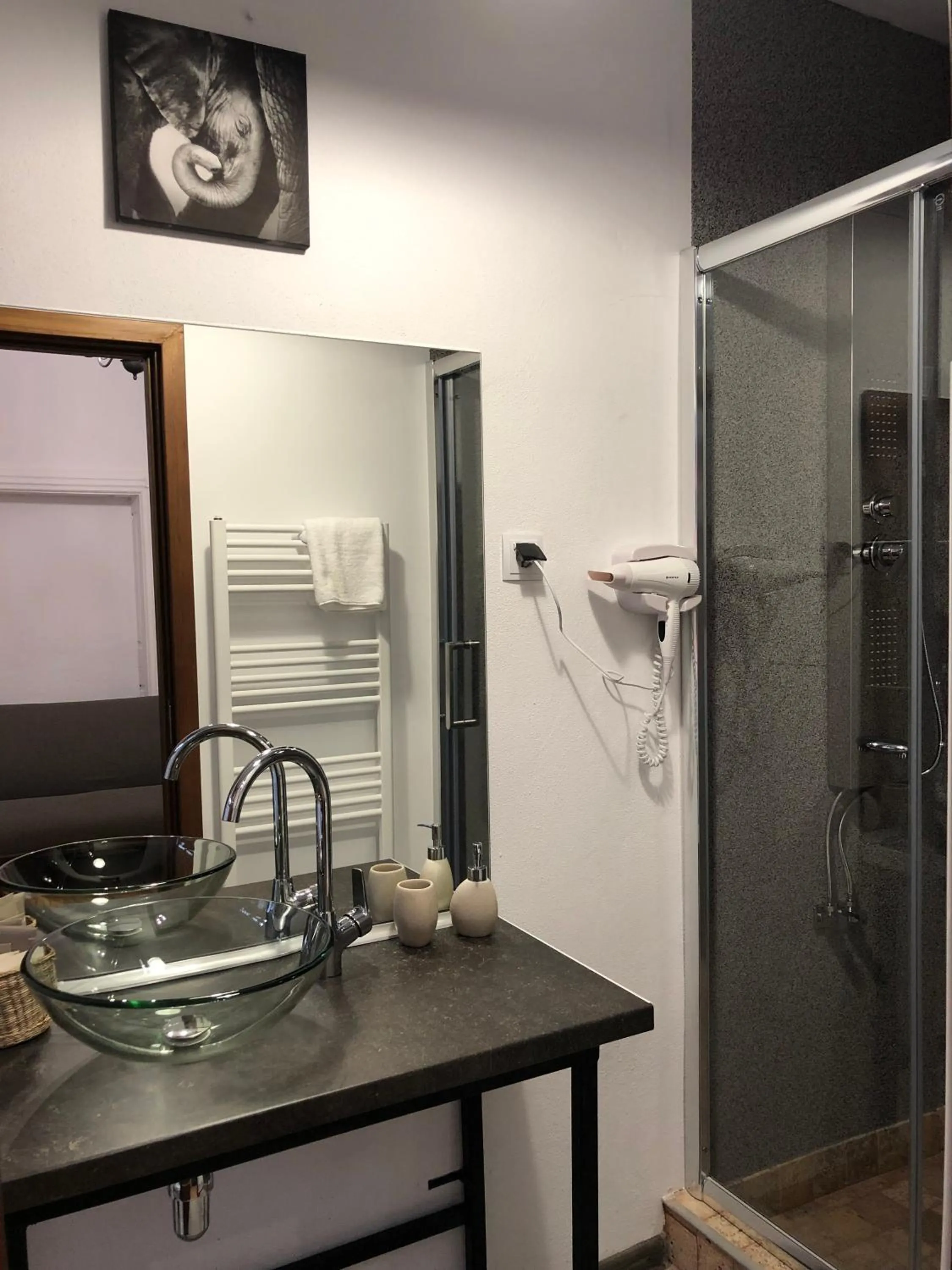 Bathroom in Poet Pastior Residence