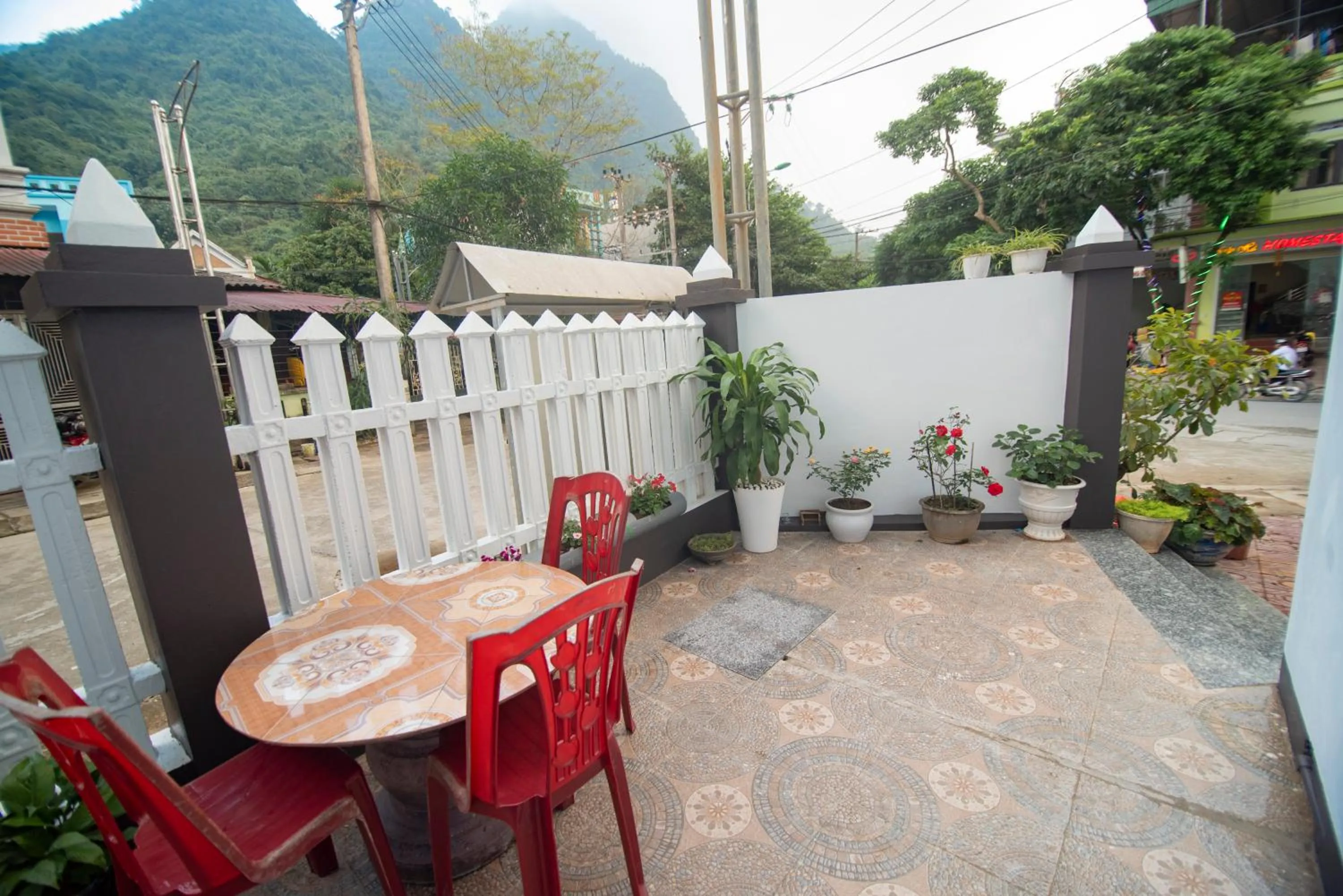 Patio in Long Hotel and motobike rental