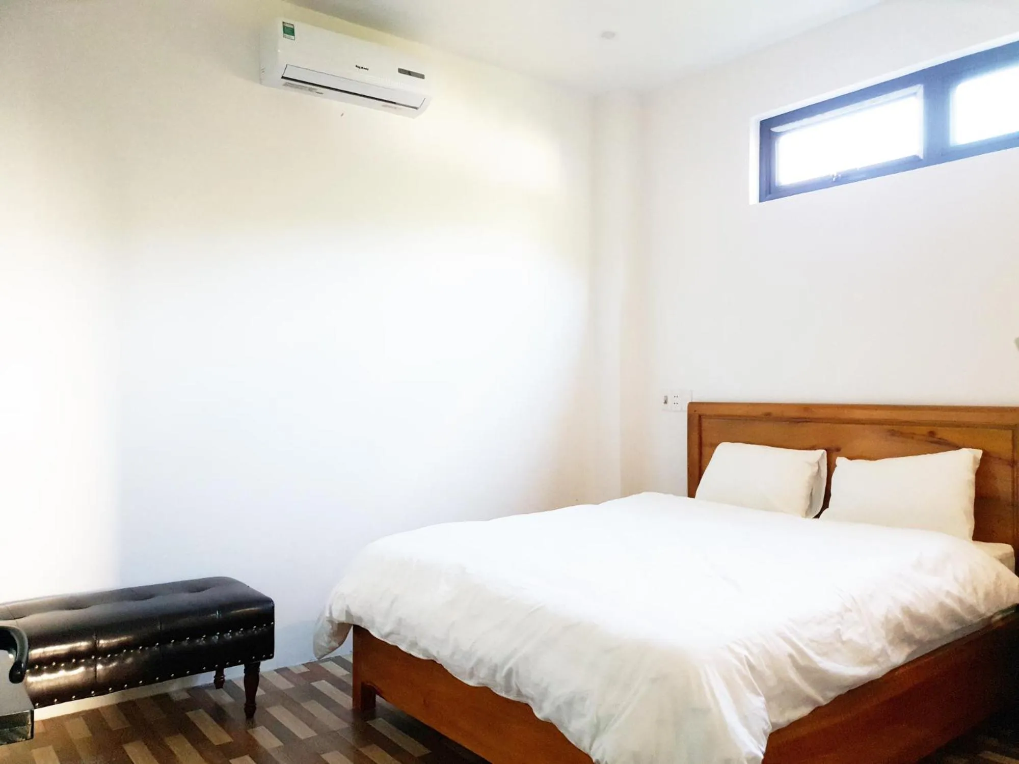 Bed in Long Hotel and motobike rental