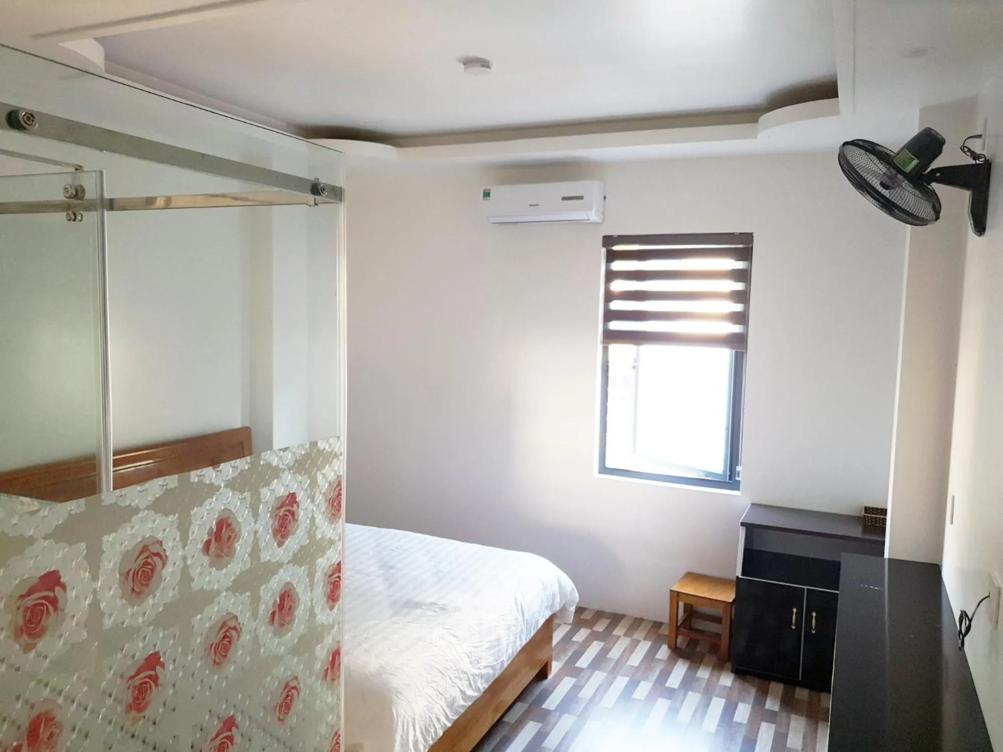 Bed in Long Hotel and motobike rental