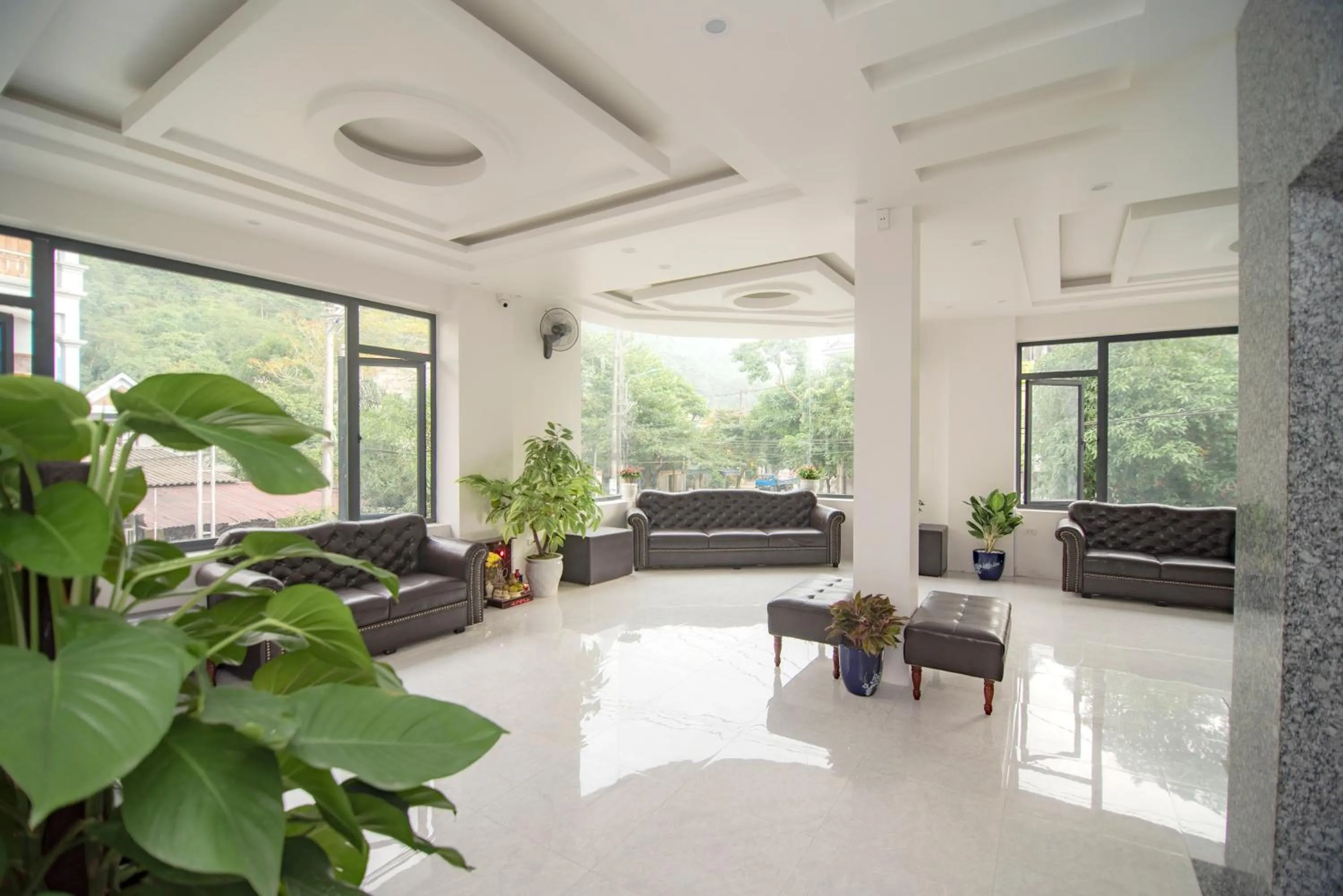 Lobby or reception in Long Hotel and motobike rental