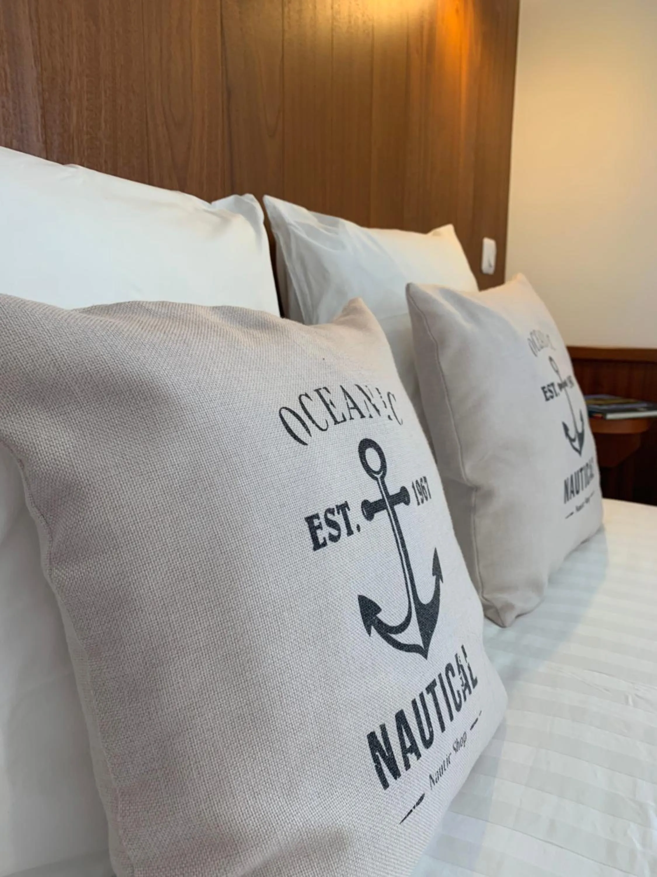 Bed in Hôtel de France