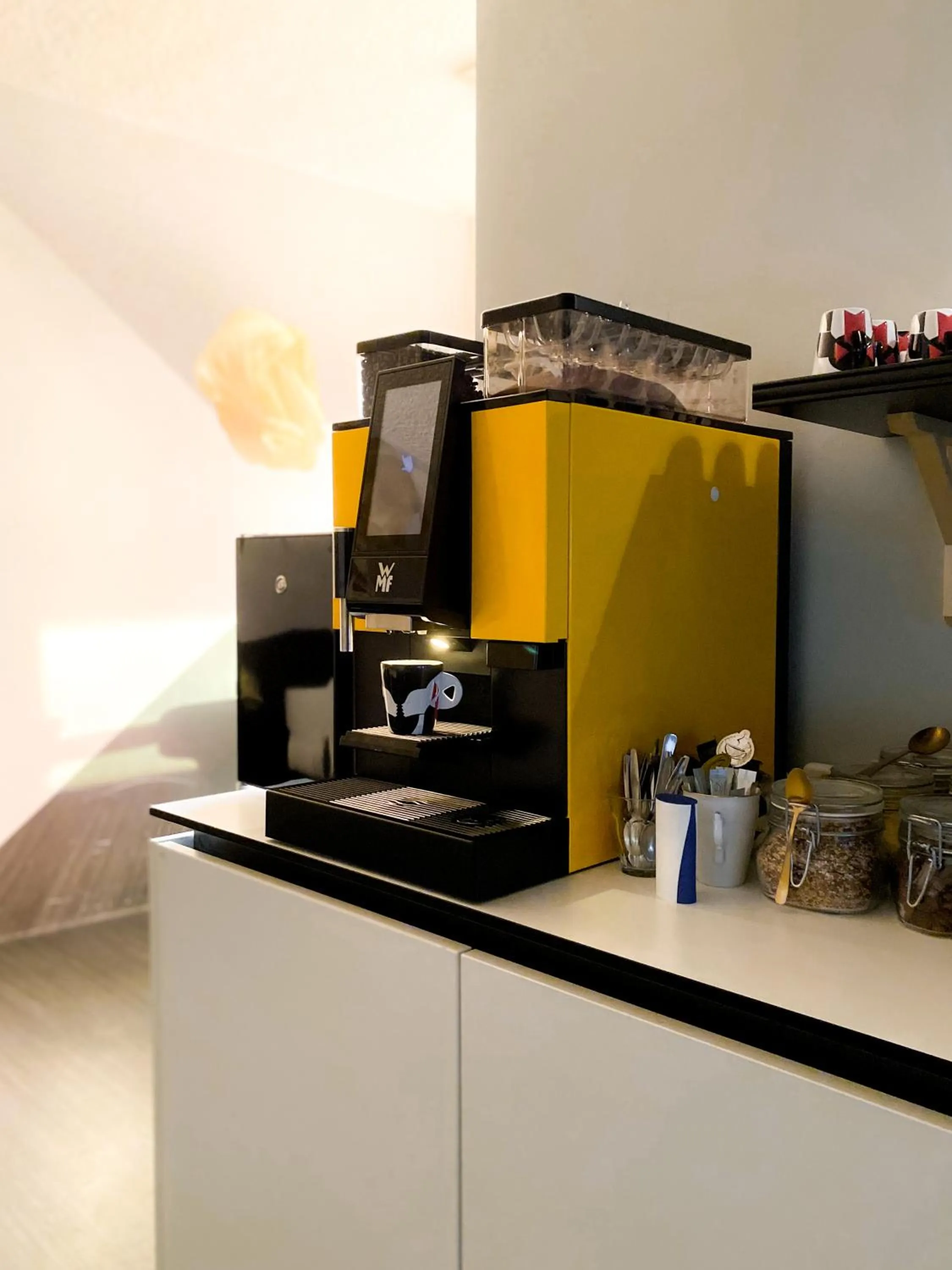 Coffee/tea facilities in Design Hotel Modez