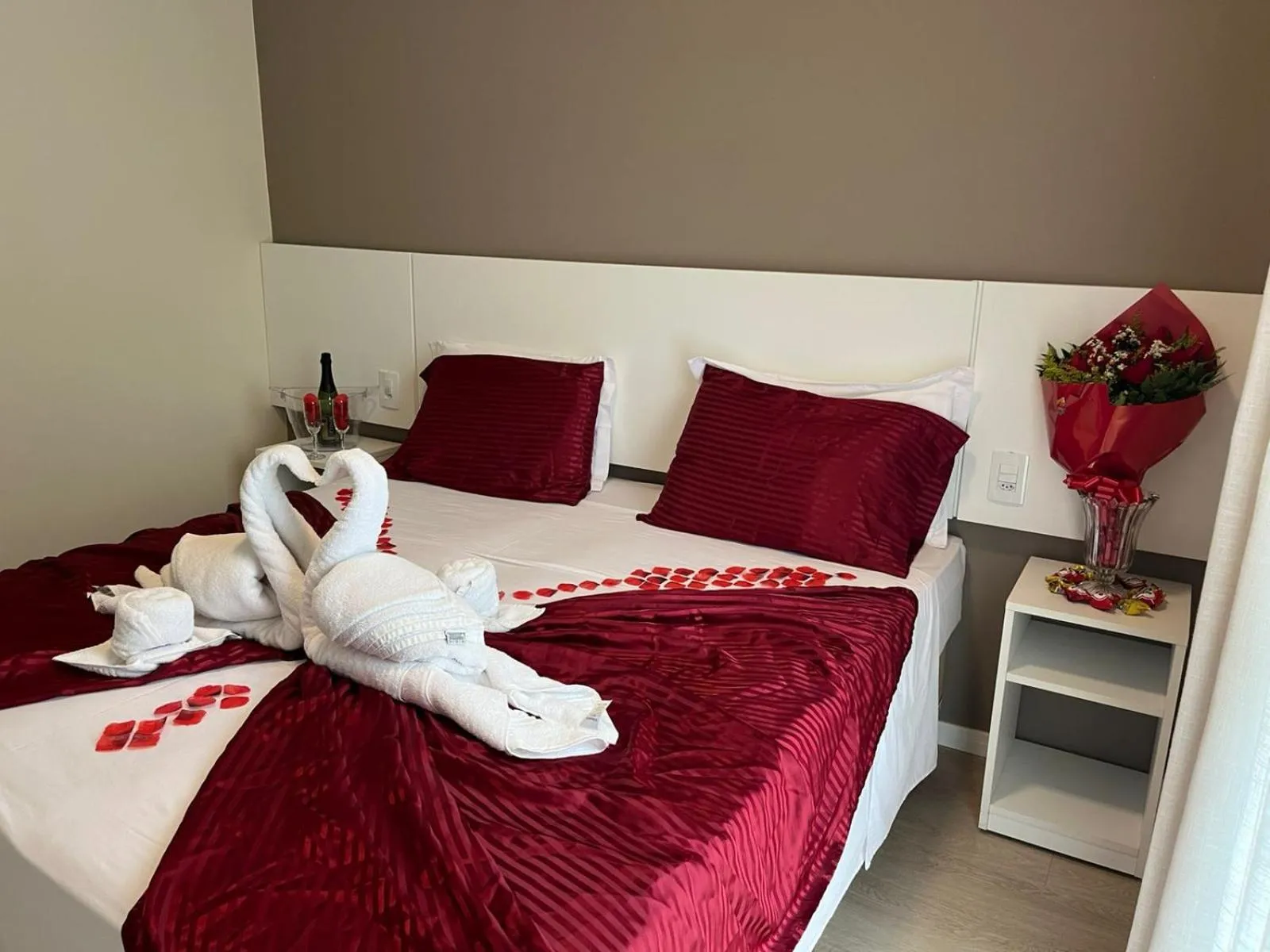 Bed in Caravaggio Praia Hotel