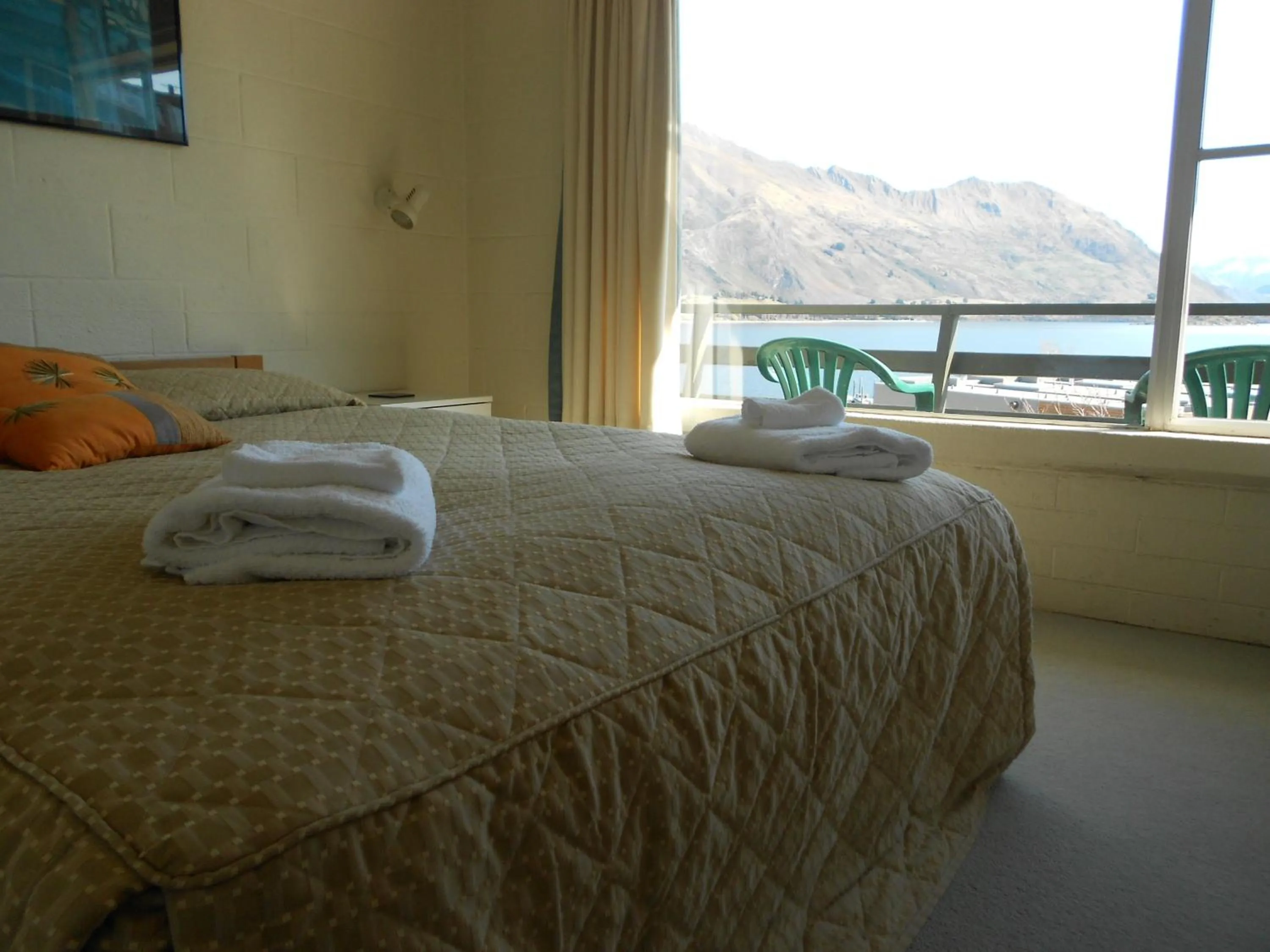 Bed in Panorama Court