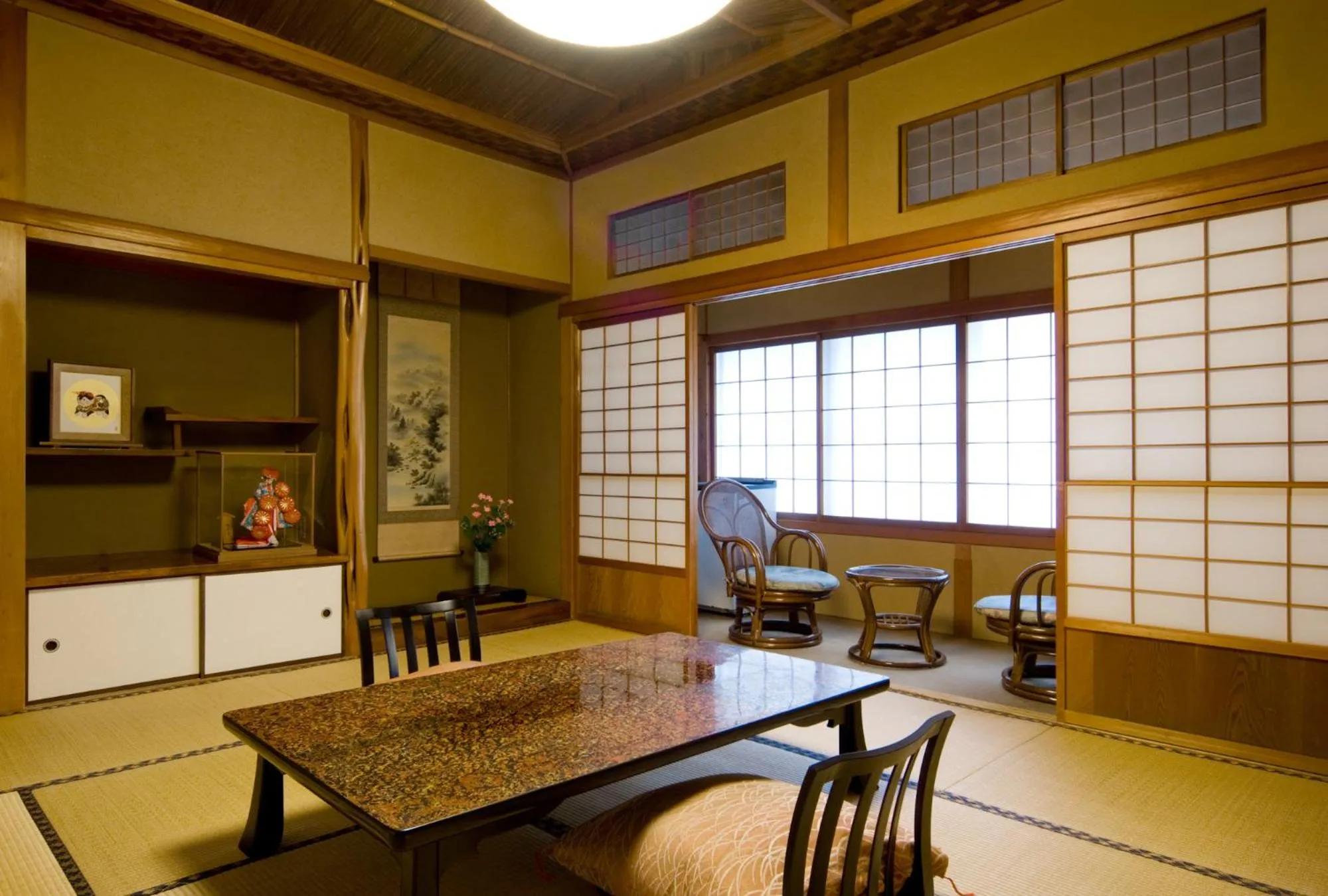 Seating area in Izumi-so