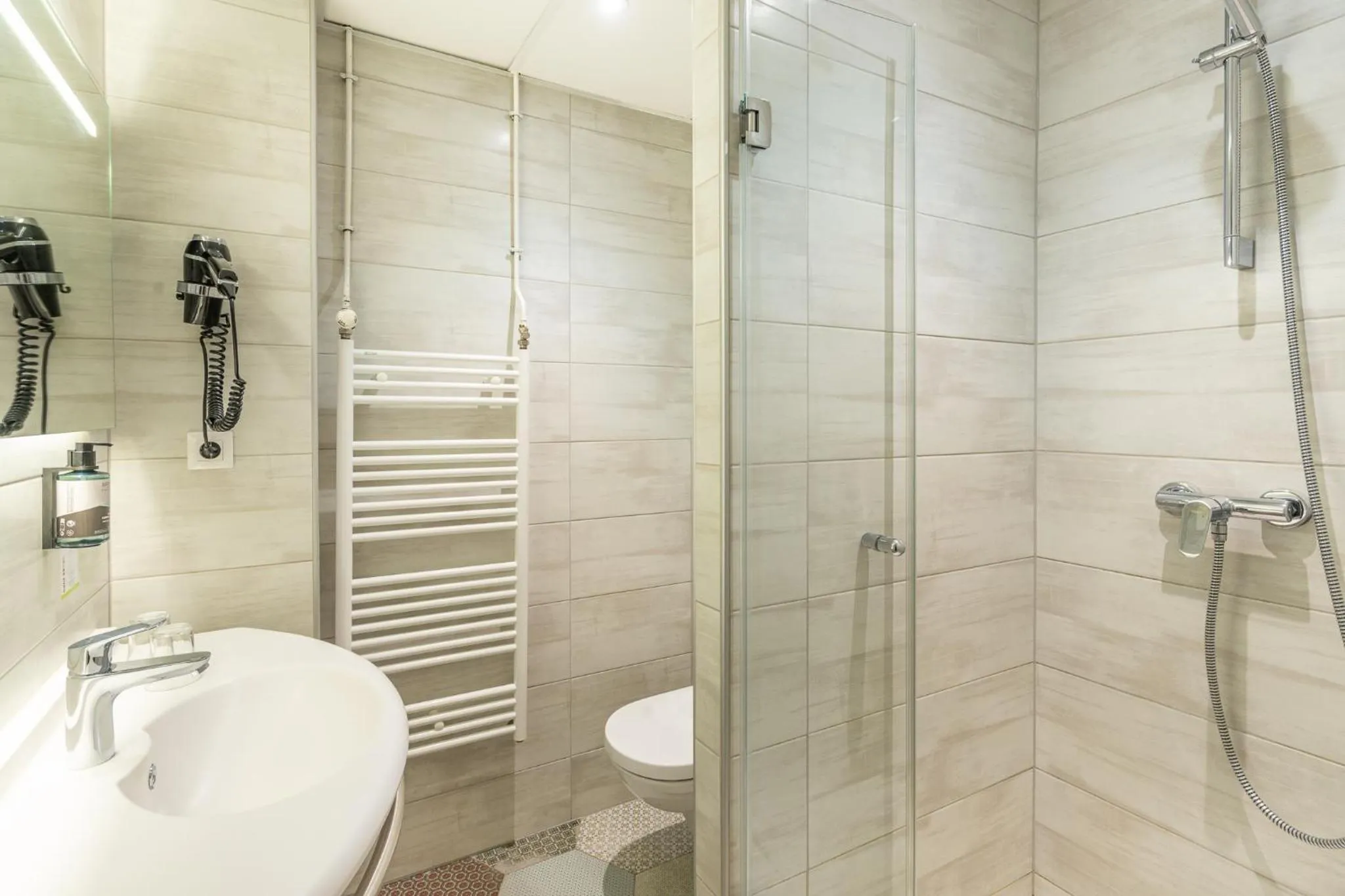 Bathroom in Hôtel Maison Turenne