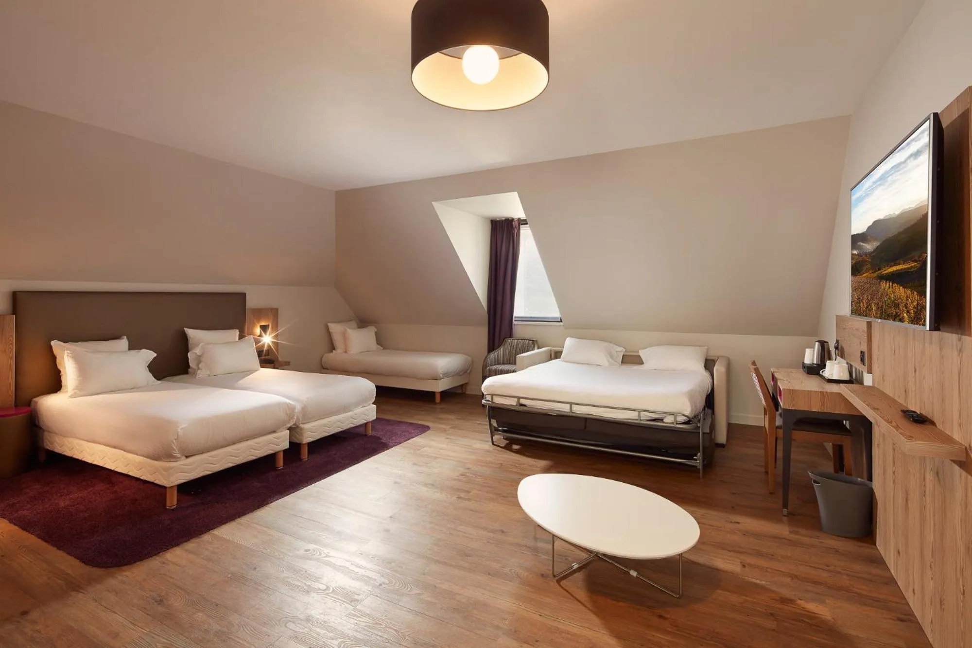 Photo of the whole room, Bed in Hôtel Maison Turenne