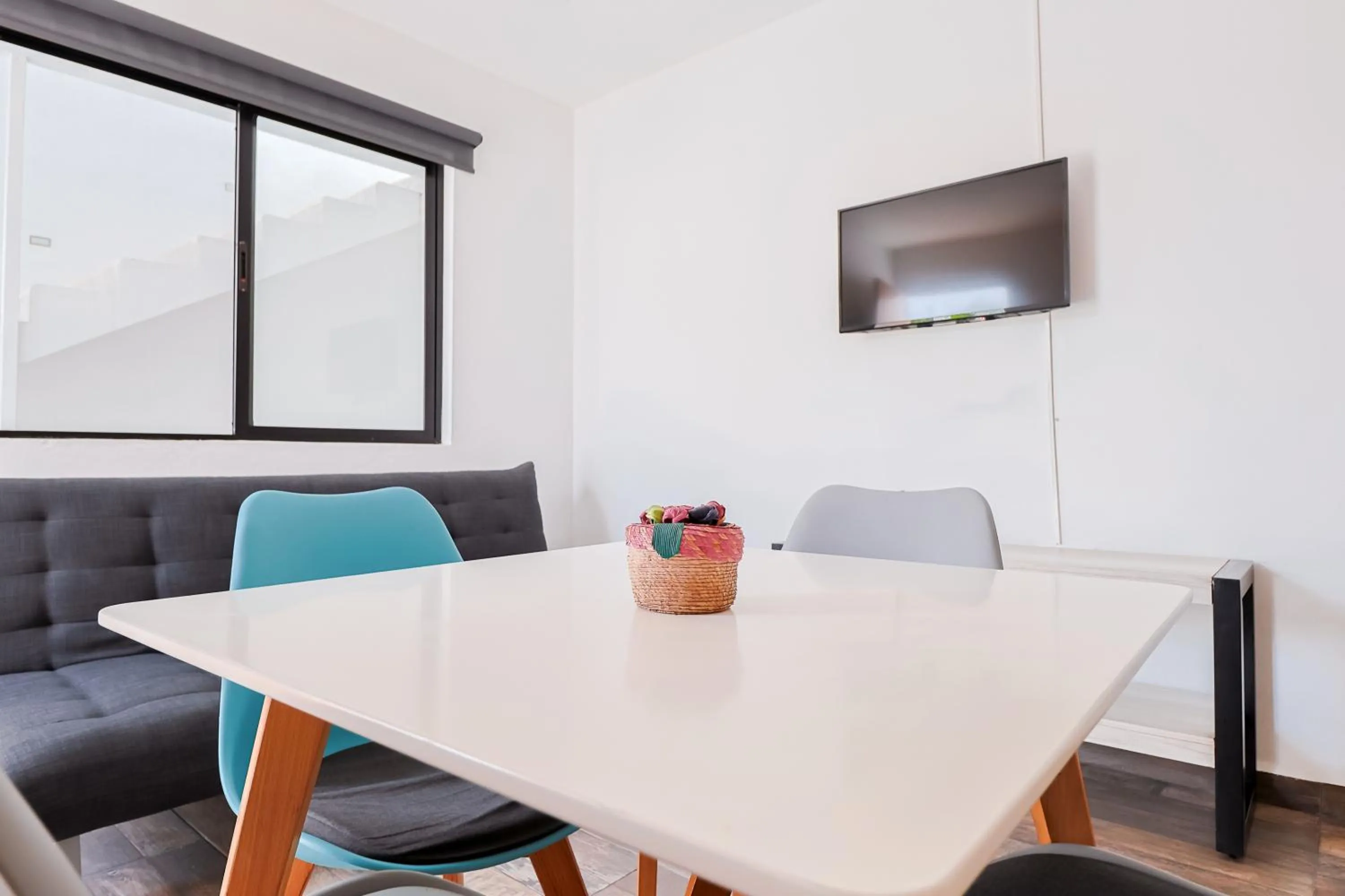 TV and multimedia in Arkana 9 Suites by Grupo Amber