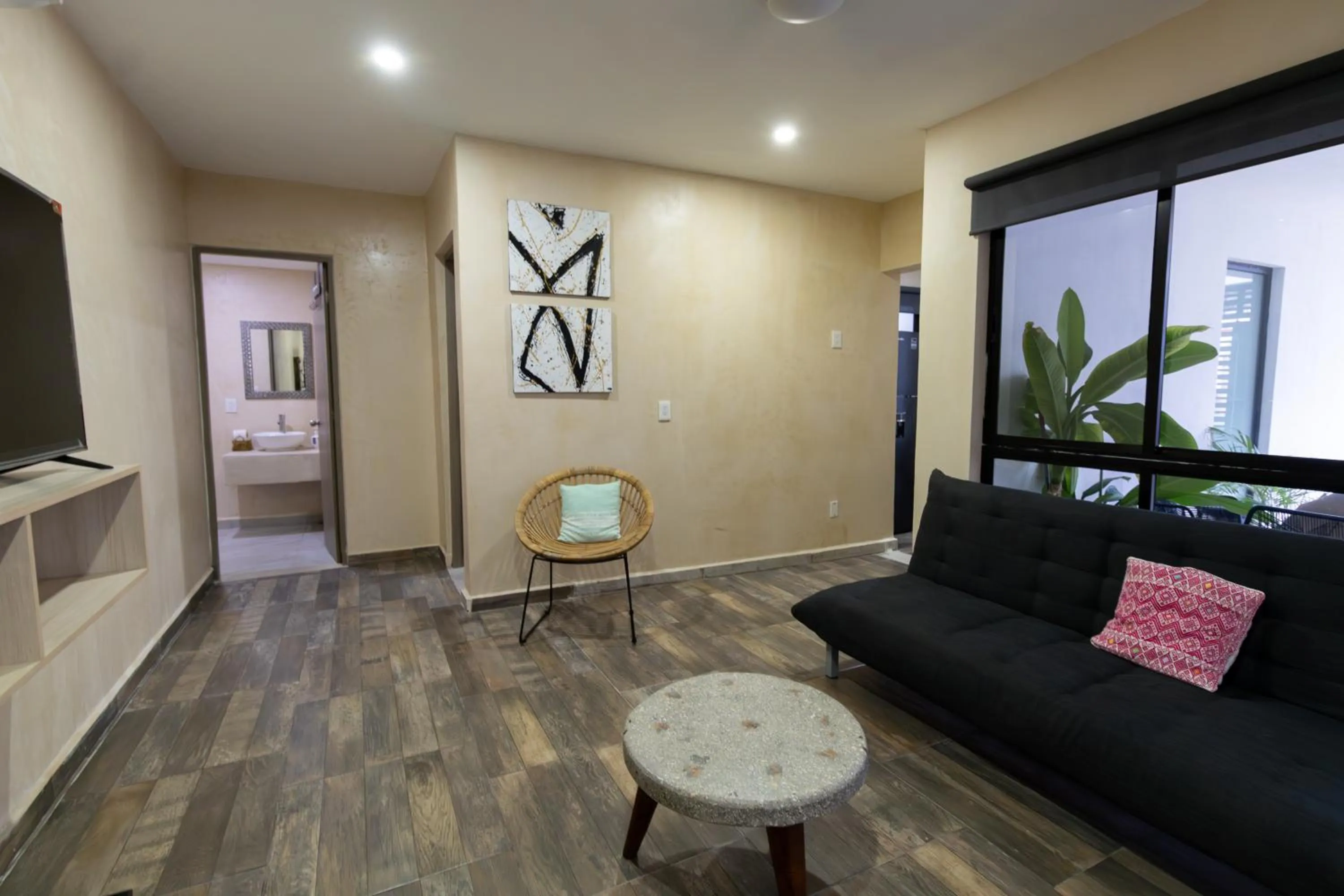 TV and multimedia in Arkana 9 Suites by Grupo Amber