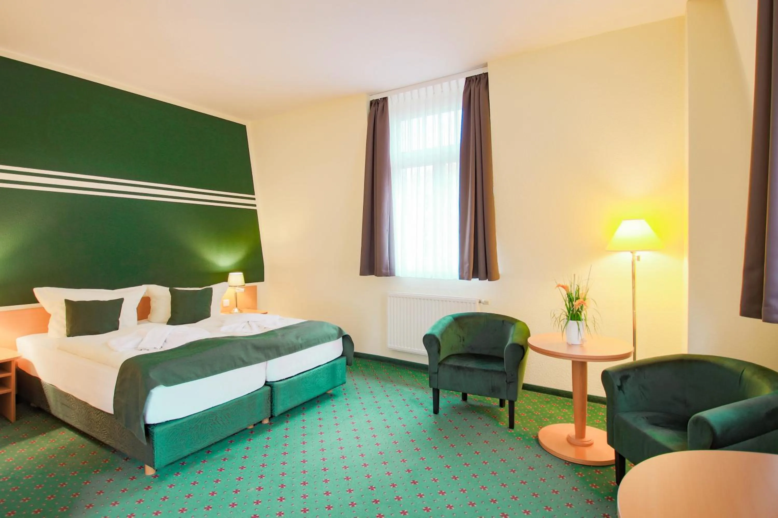 Photo of the whole room, Bed in Ferien Hotel Villa Südharz