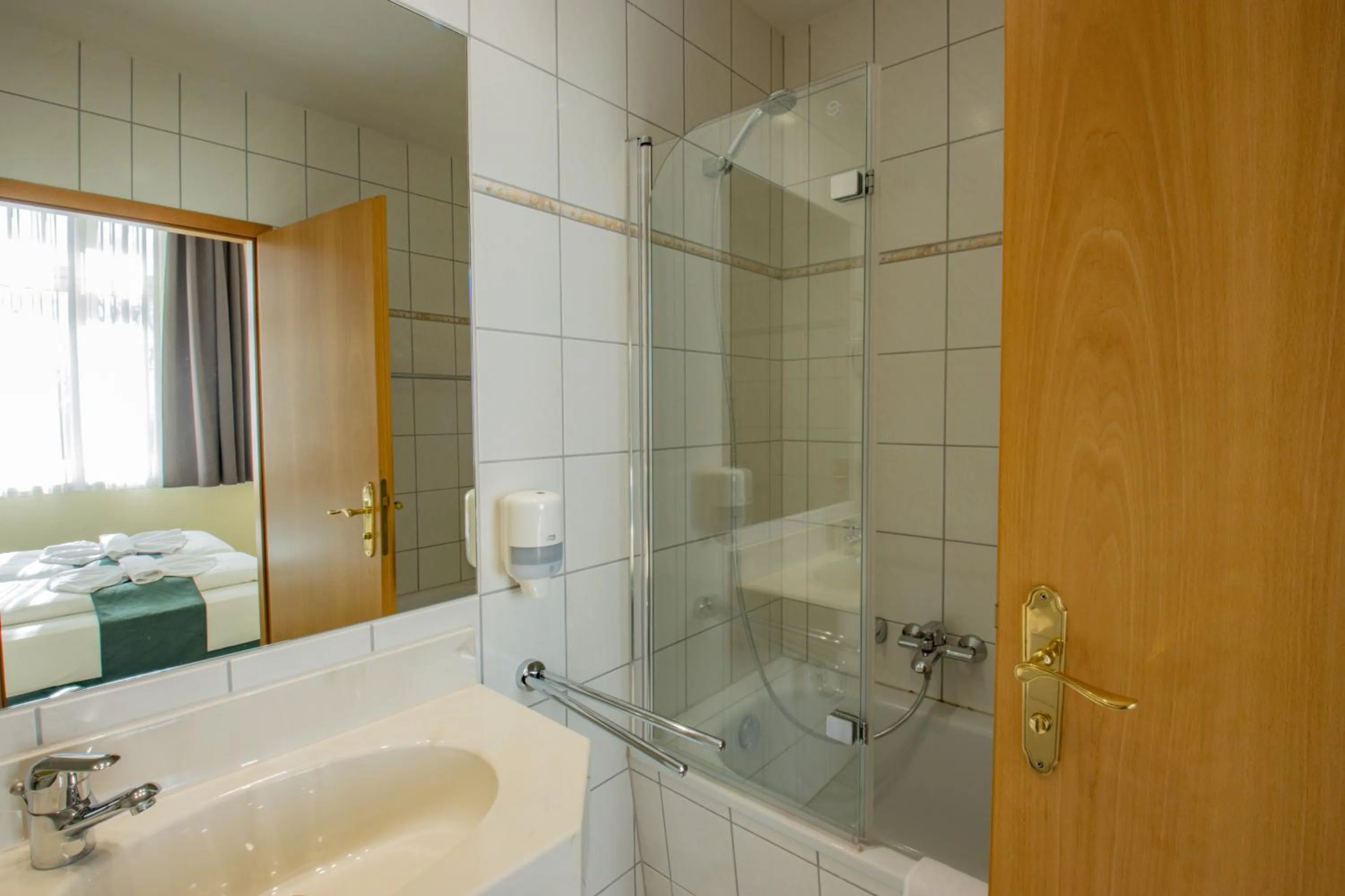 Photo of the whole room in Ferien Hotel Villa Südharz