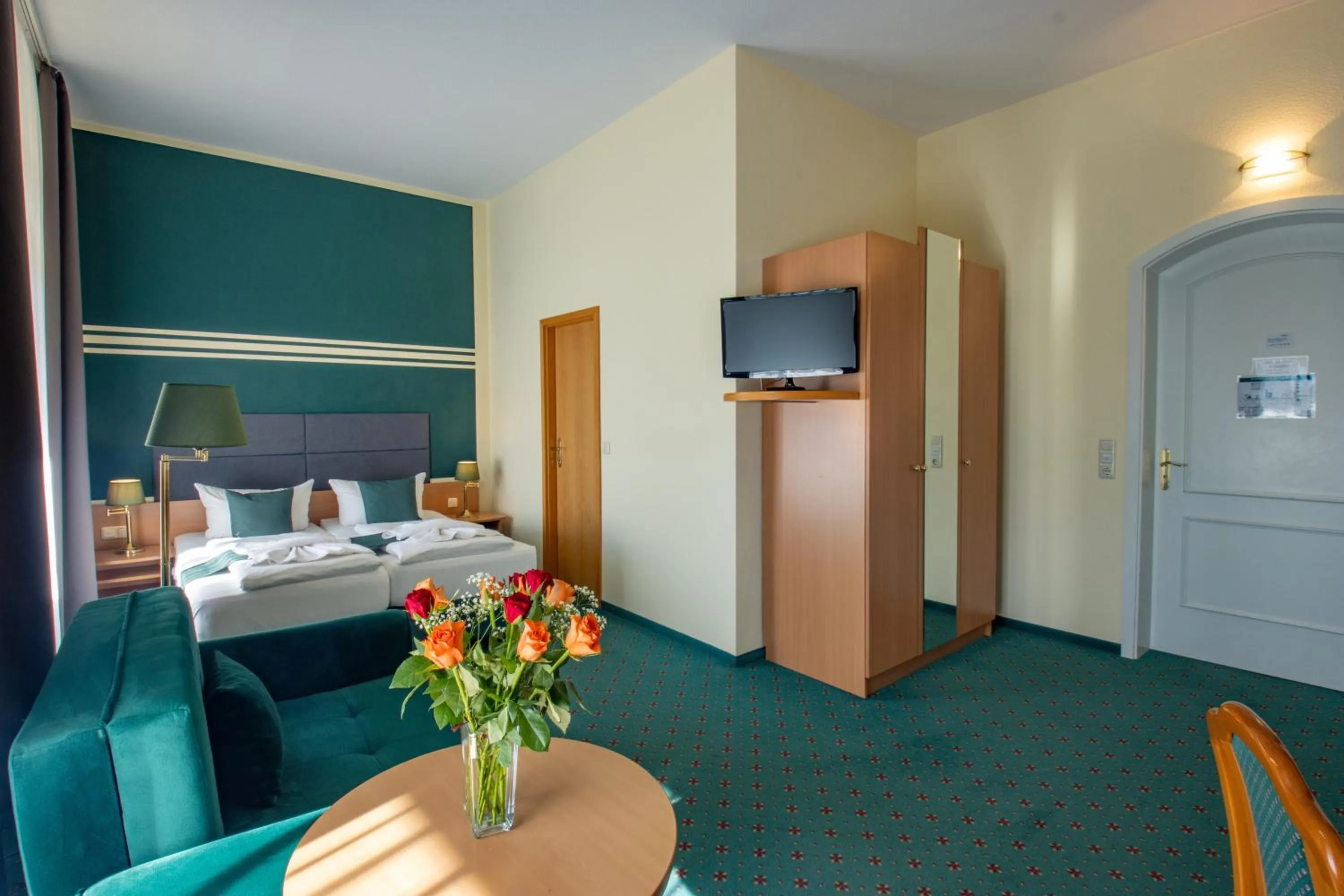 Photo of the whole room, Bed in Ferien Hotel Villa Südharz