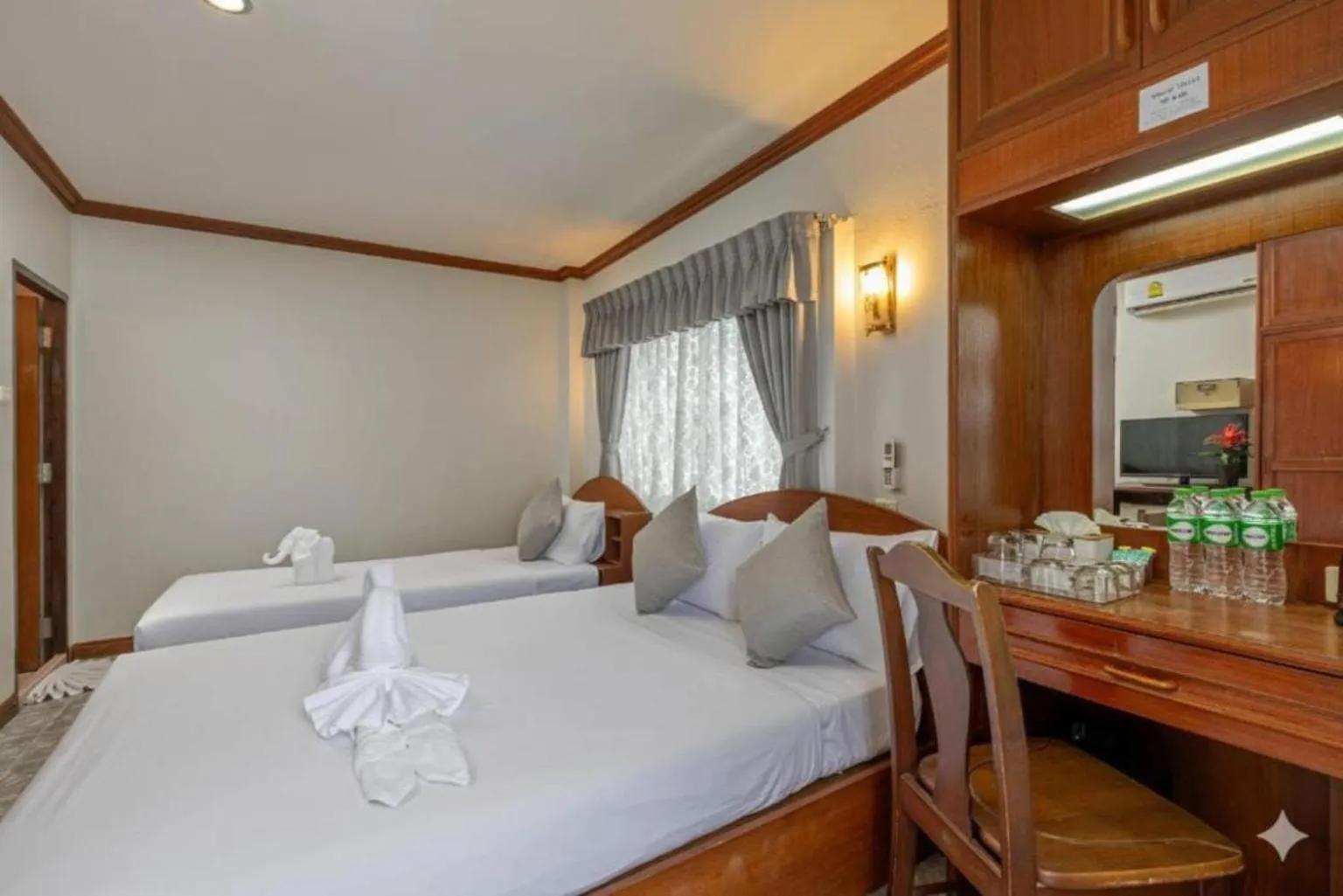 View (from property/room), Bed in Break Point Patong Hotel