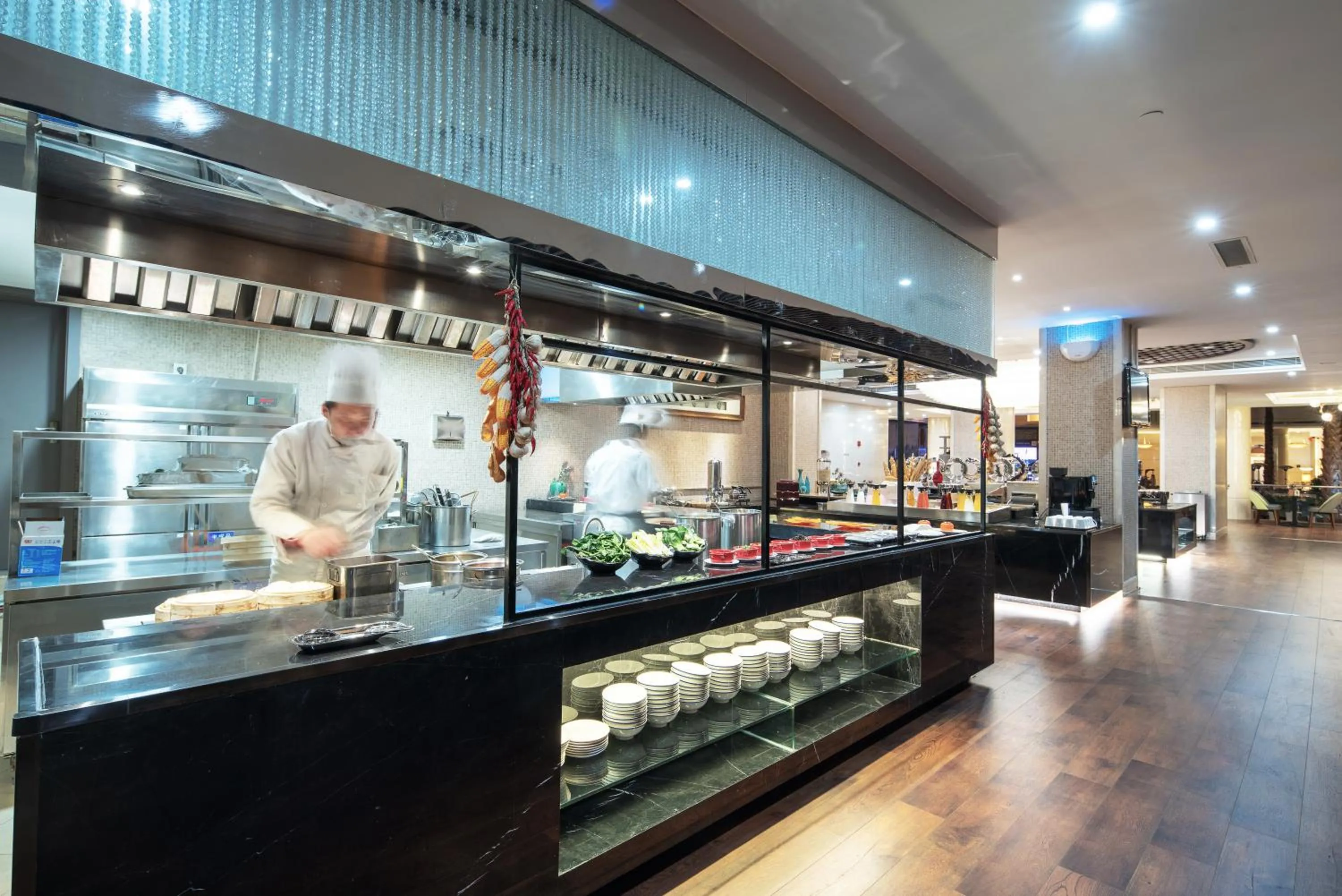 Kitchen or kitchenette in Jin Jiang West Capital International Hotel the Bell and Drum Tower Muslim quarter & Metro Line 6 & indoor swimming pool & self-service free laundry room