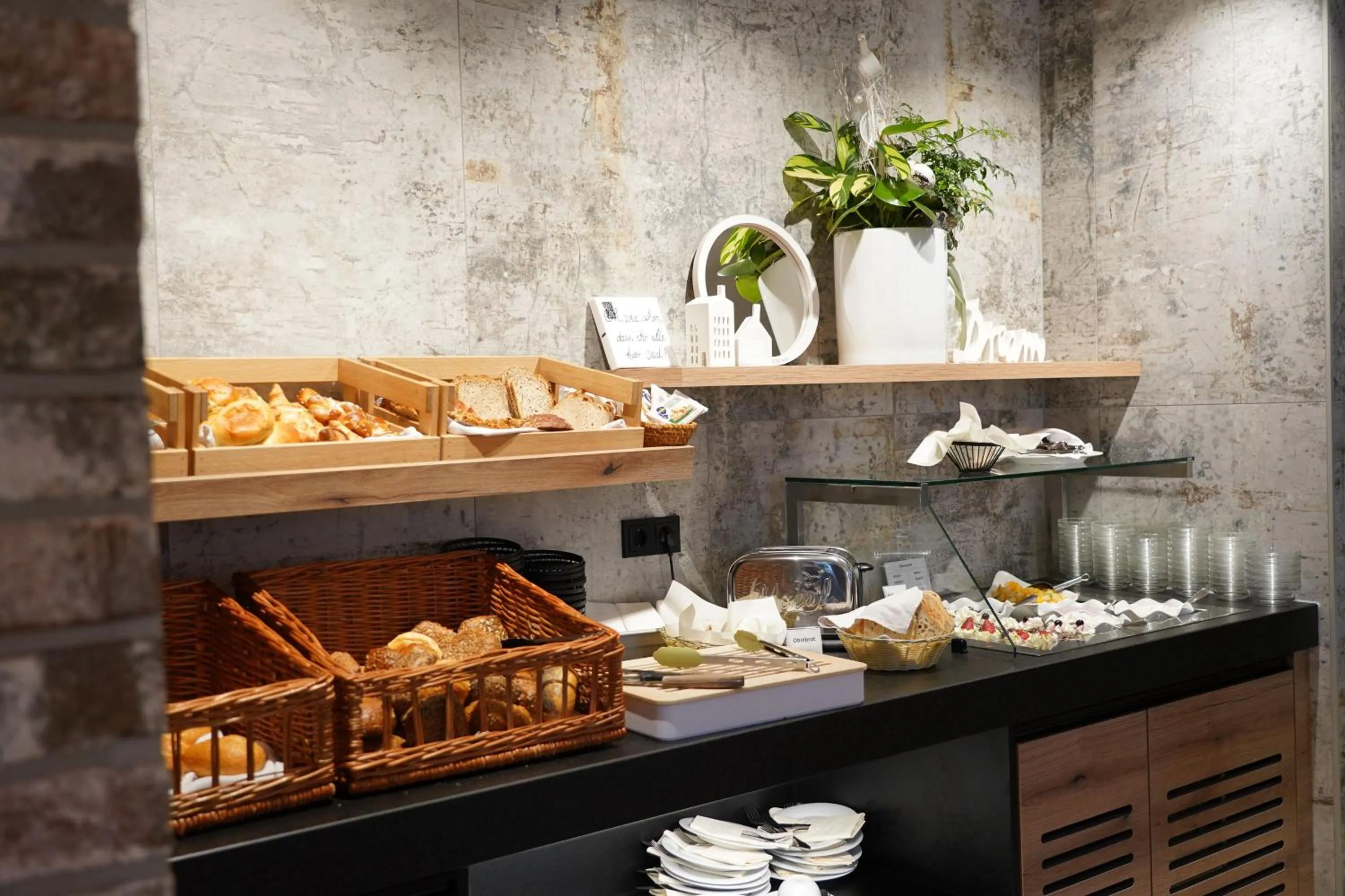 Breakfast in Hotel Dreyer Garni