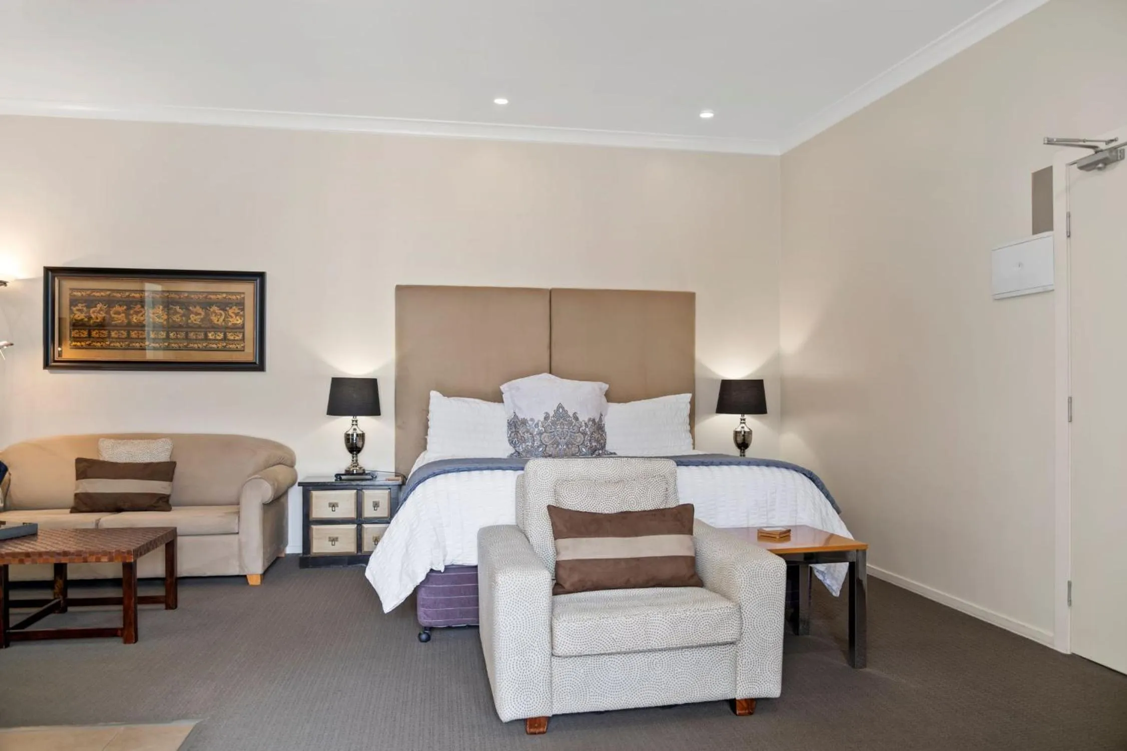 Bed in 53 on Victoria