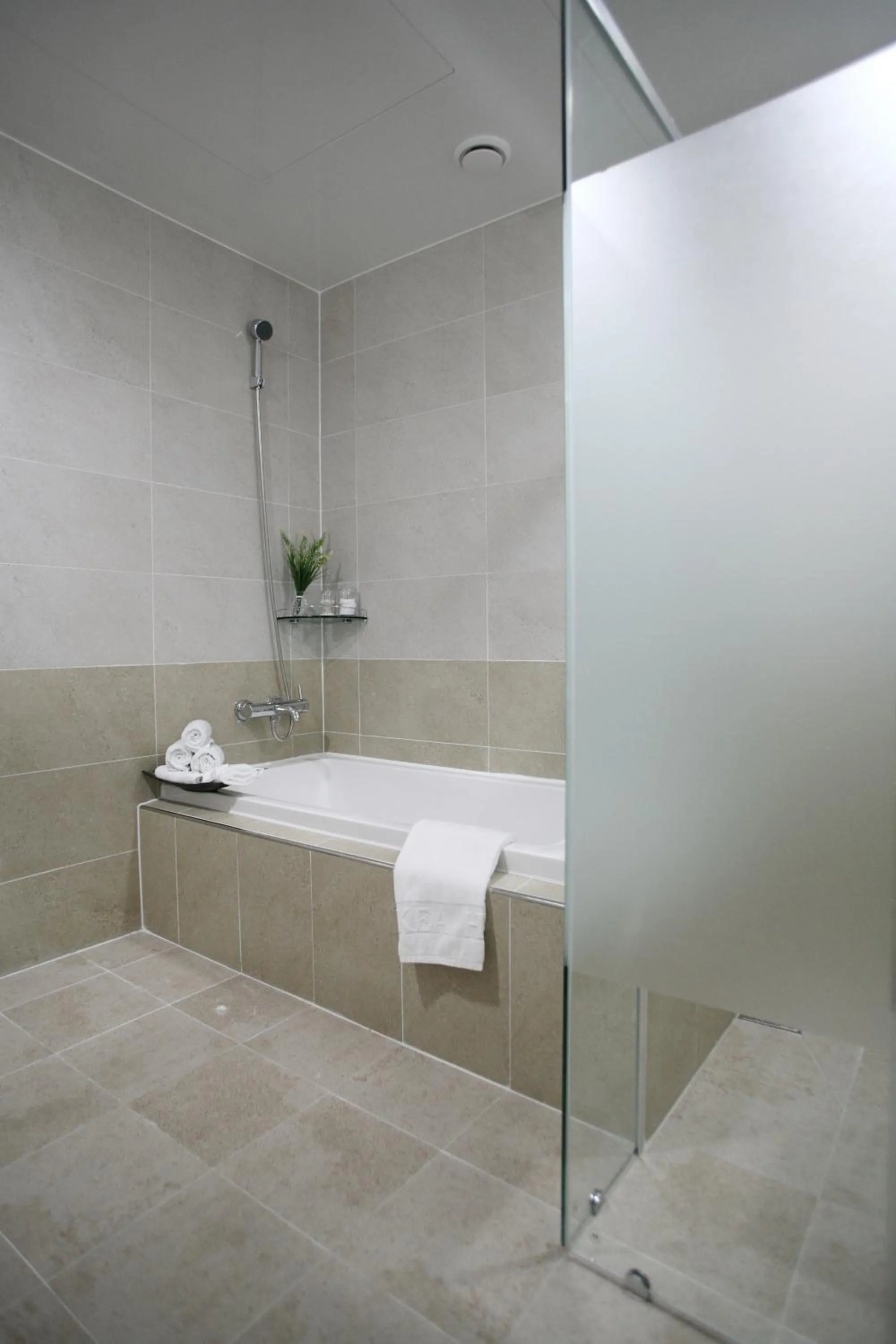 Bathroom in Benikea Hotel Yeosu