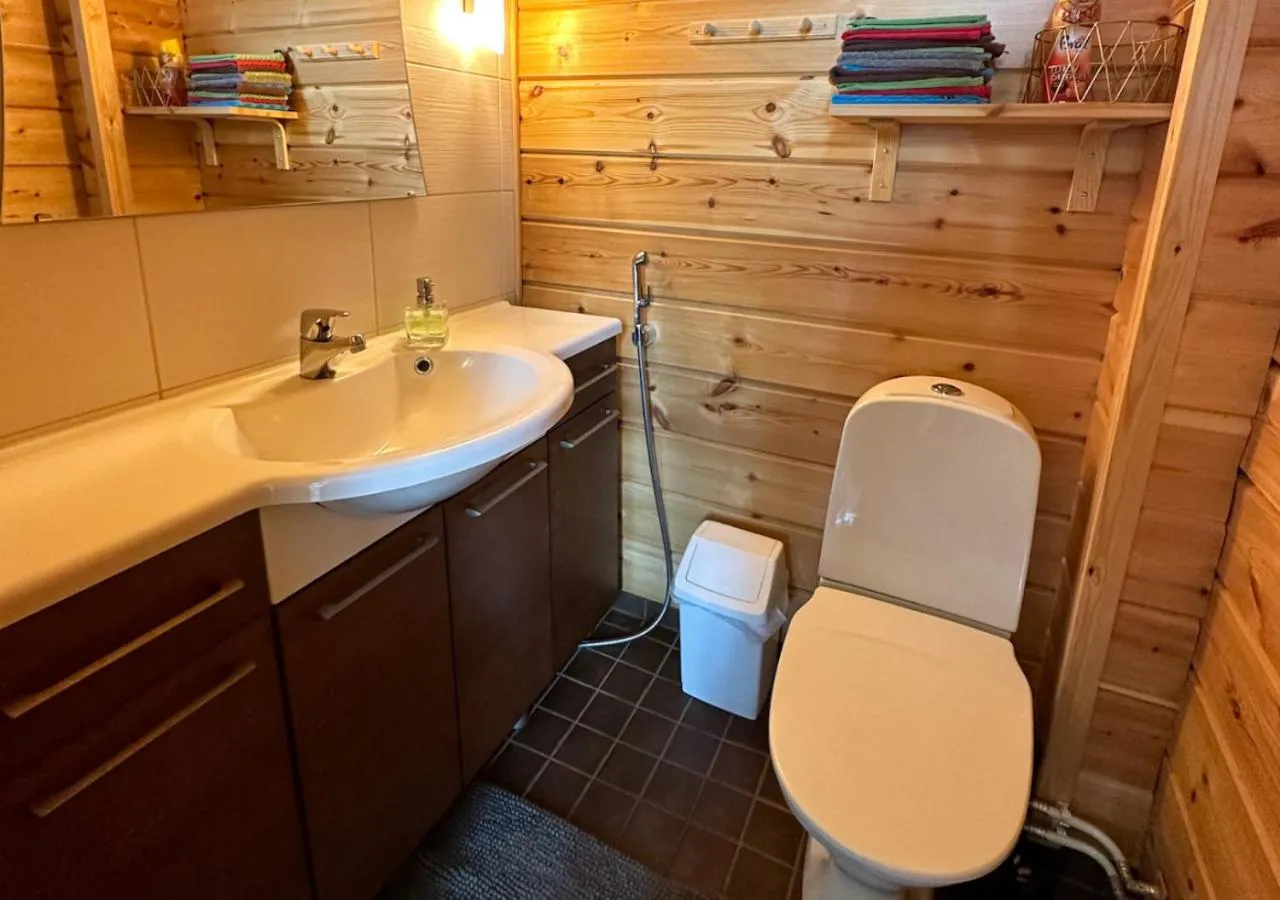 Toilet in Napapiirin Järvilomat