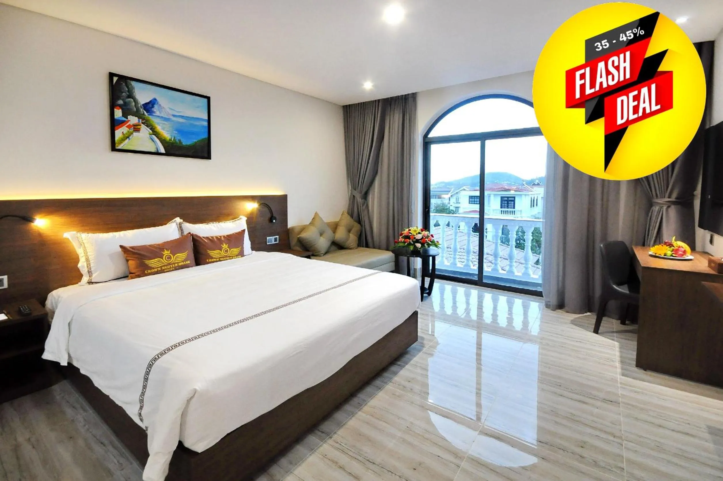 Photo of the whole room, Bed in Crown Nguyen Hoang Hotel