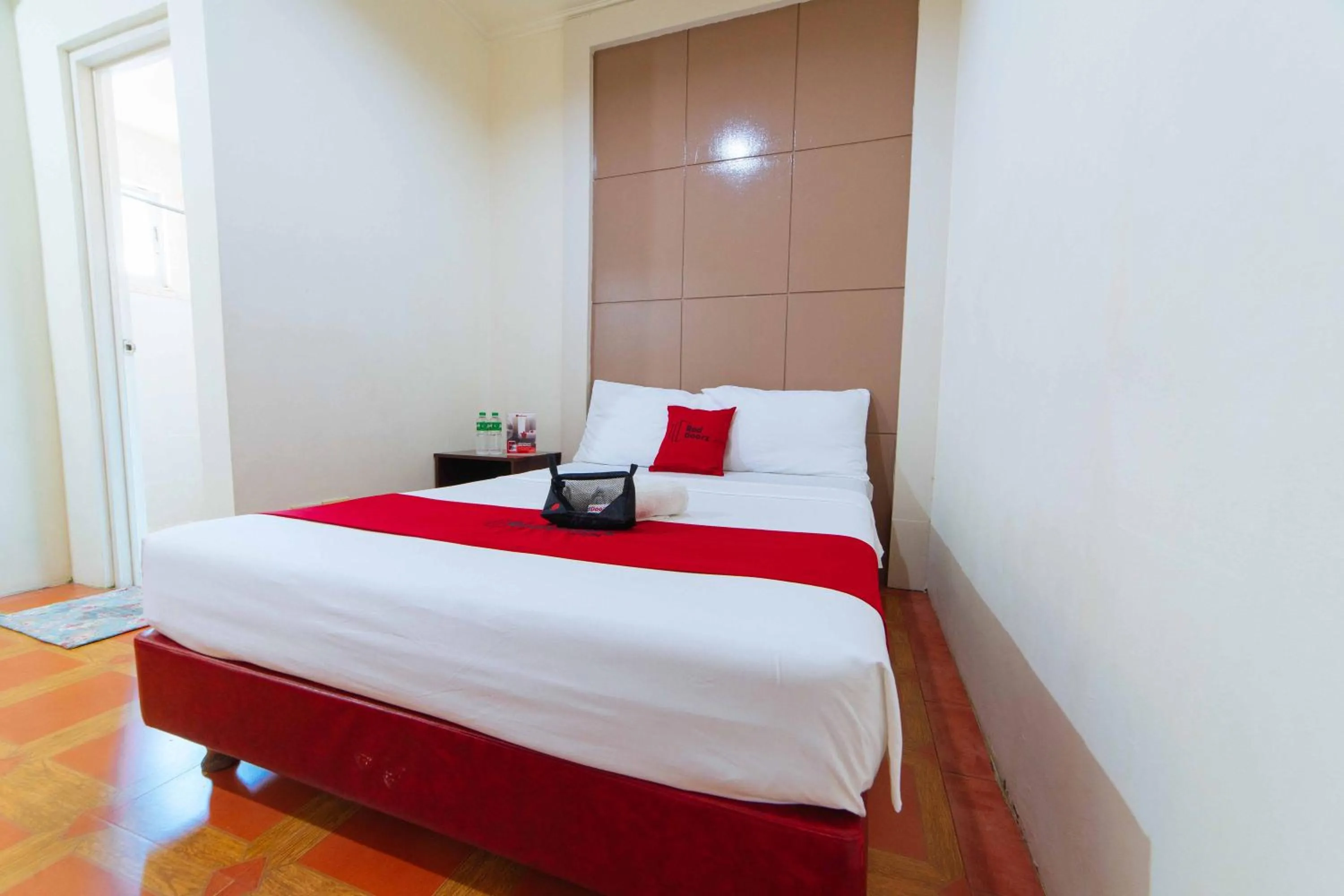 Bedroom, Bed in RedDoorz near Walking Street Angeles City