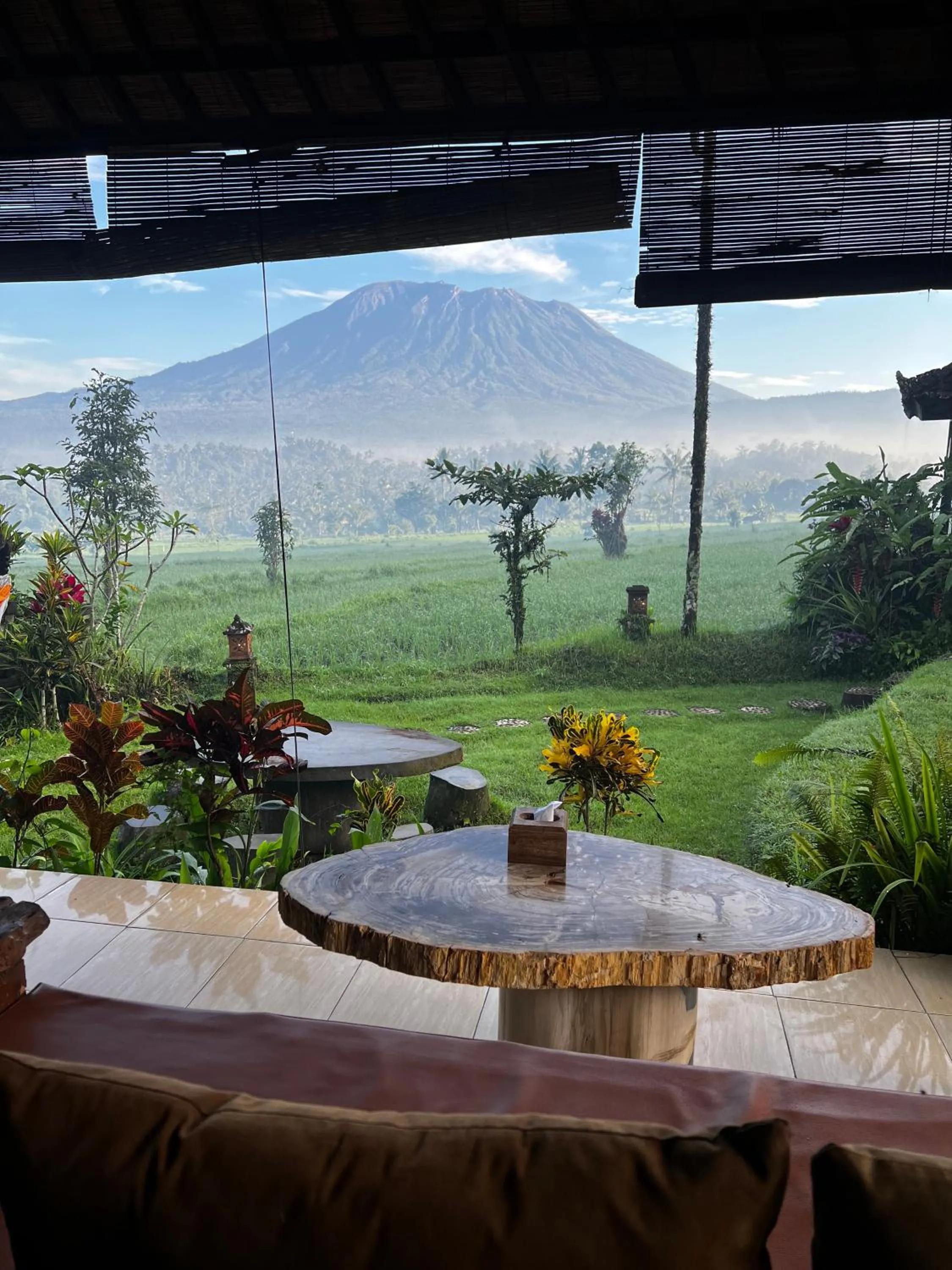 Restaurant/places to eat in Great Mountain Views Villa Resort