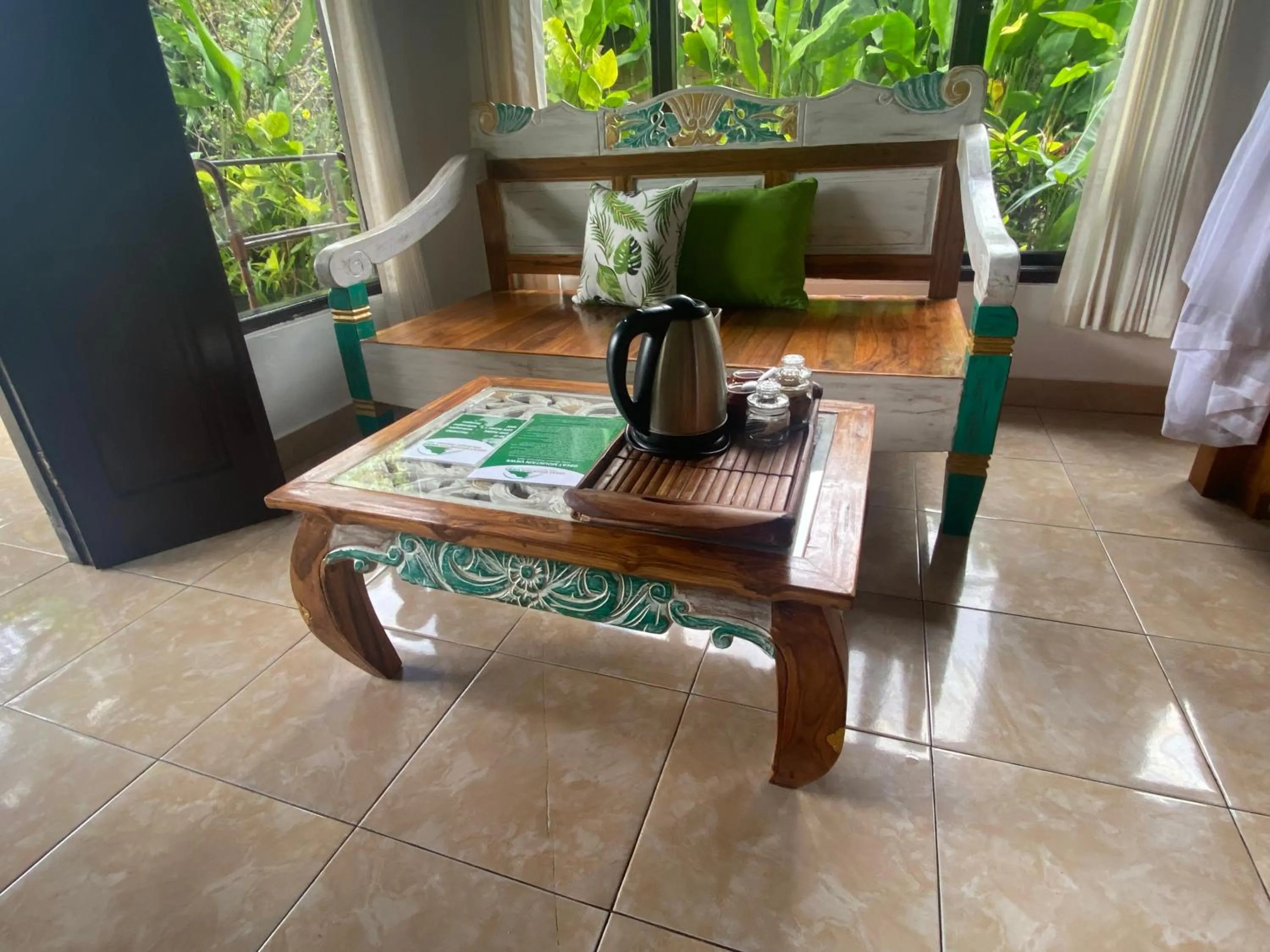 Coffee/tea facilities in Great Mountain Views Villa Resort