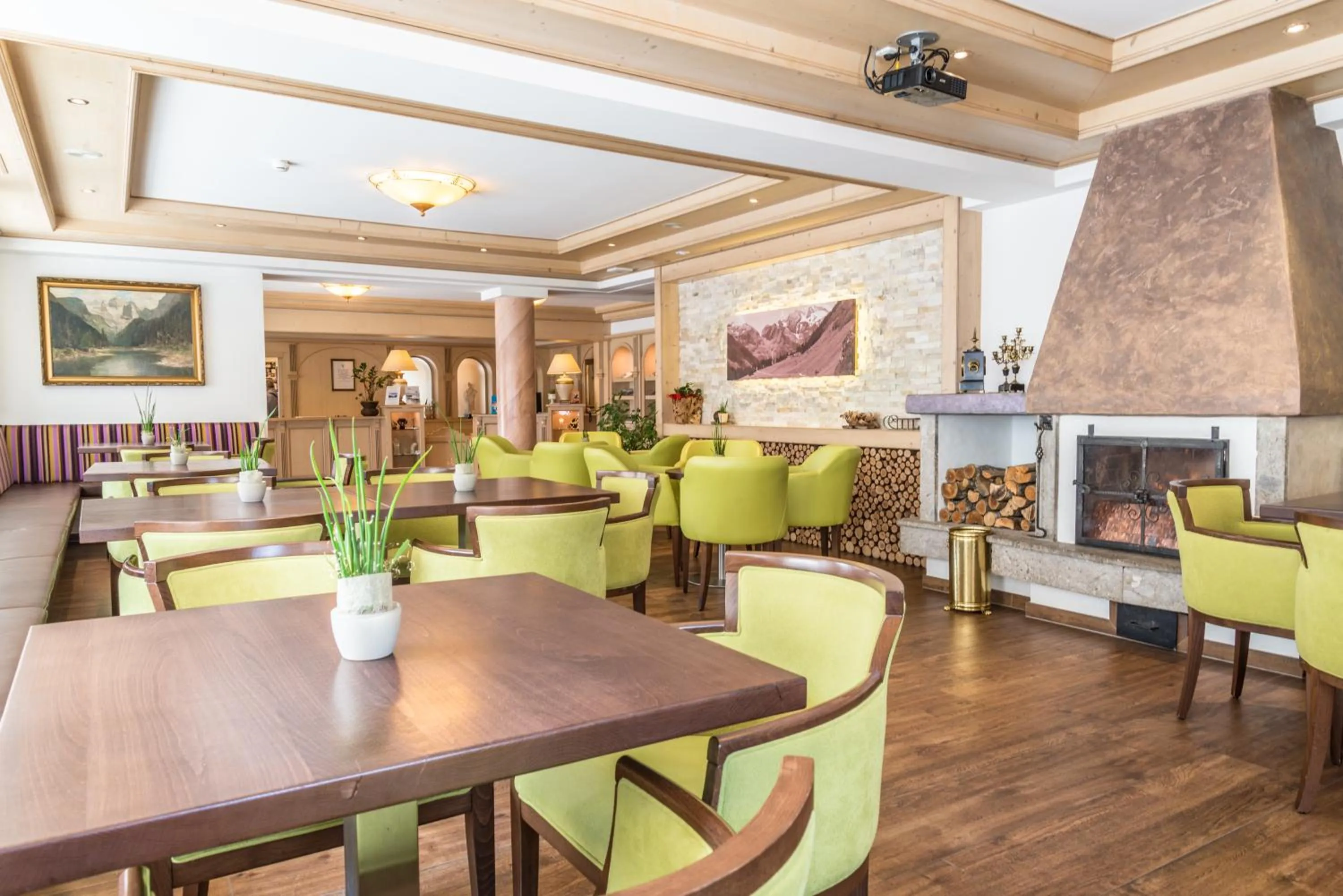 Communal lounge/ TV room in Hotel Römerhof