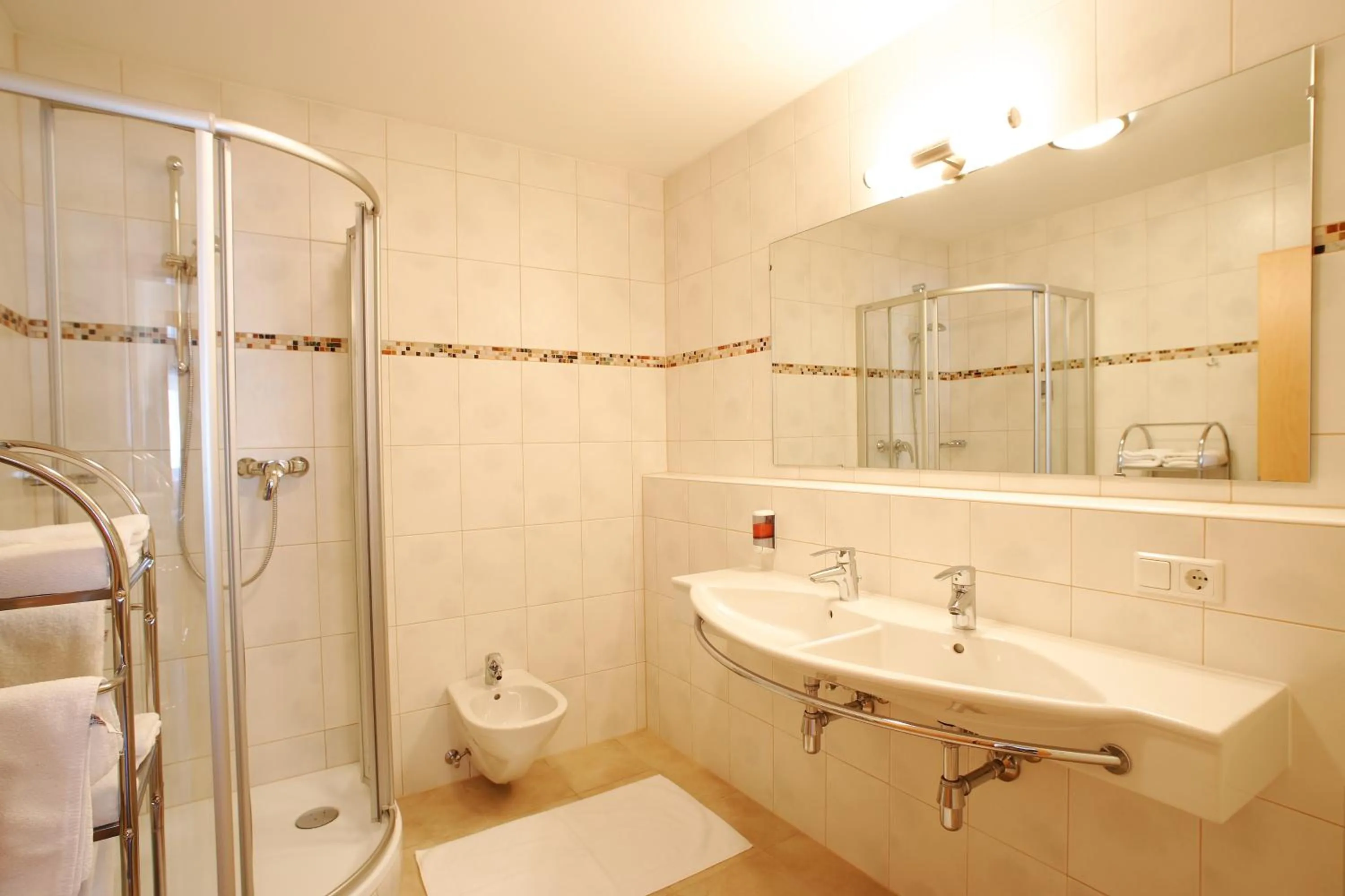 Shower in Hotel Römerhof