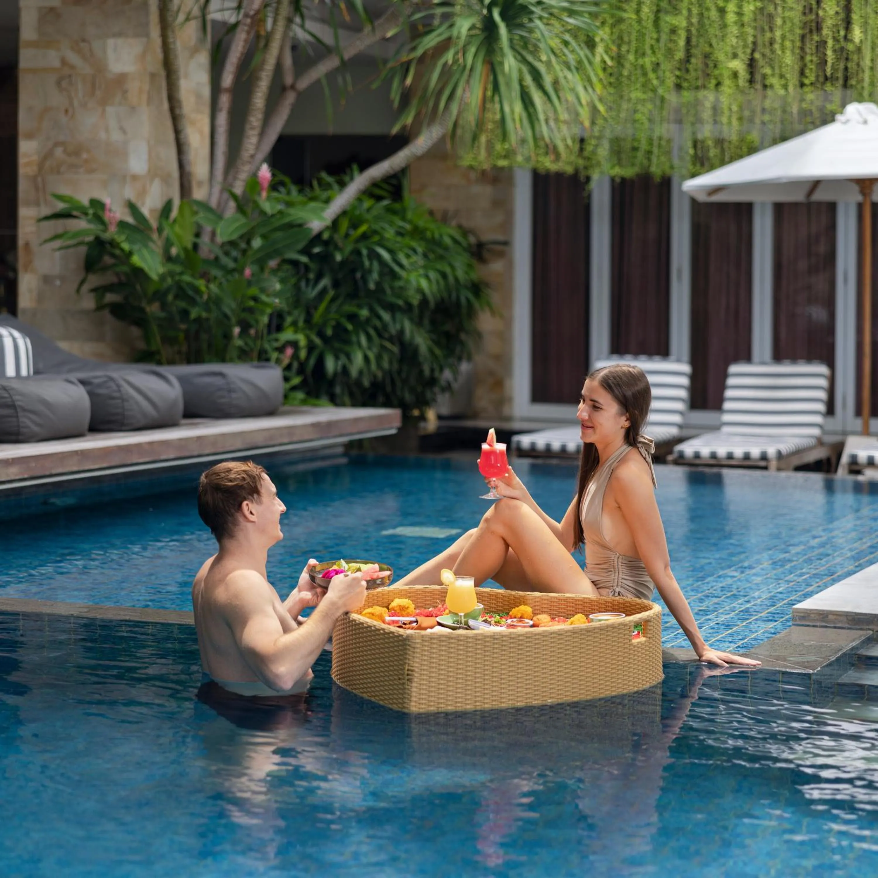 Restaurant/places to eat in Crystalkuta Hotel - Bali