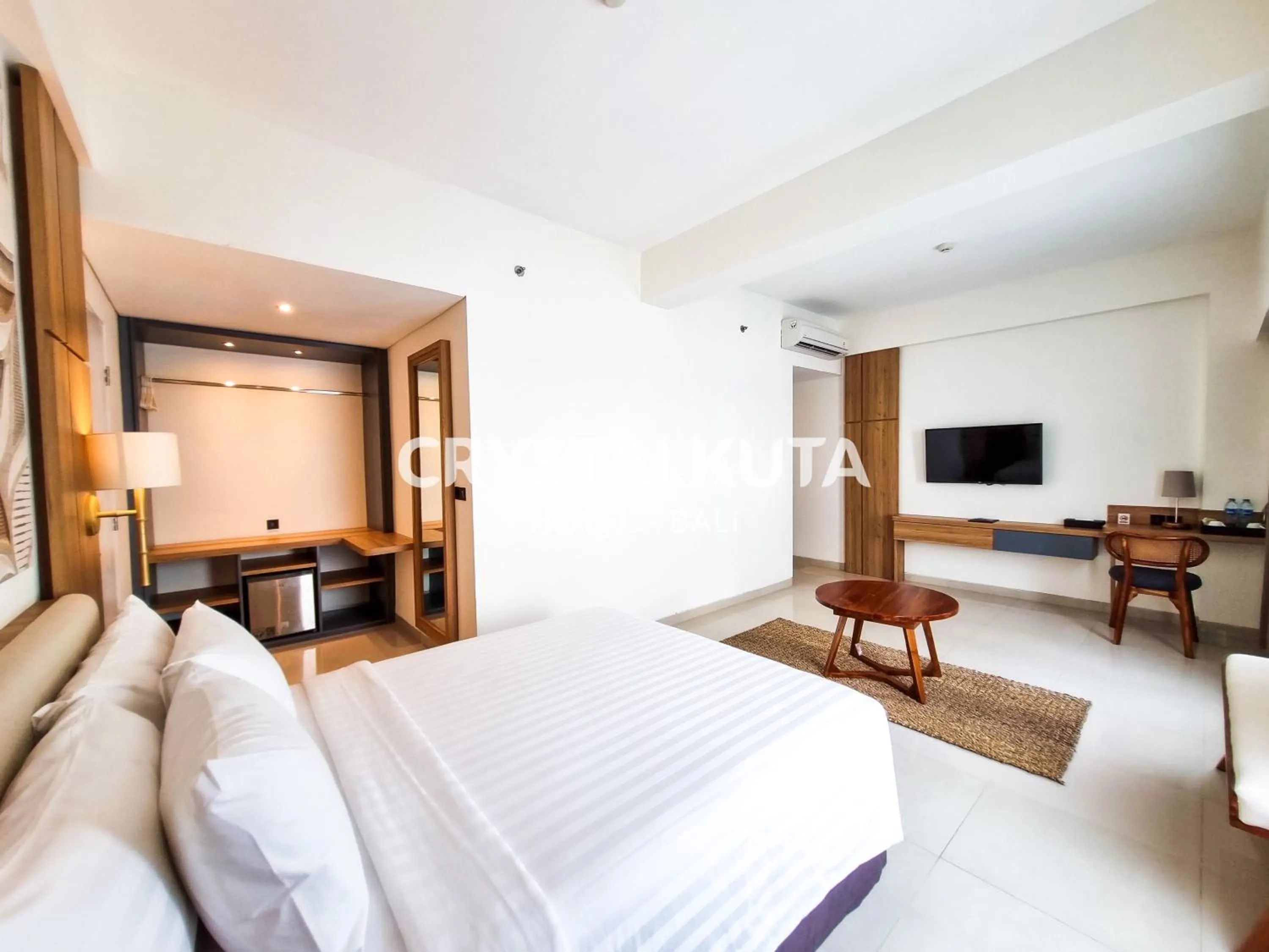 Property building, Bed in Crystalkuta Hotel - Bali