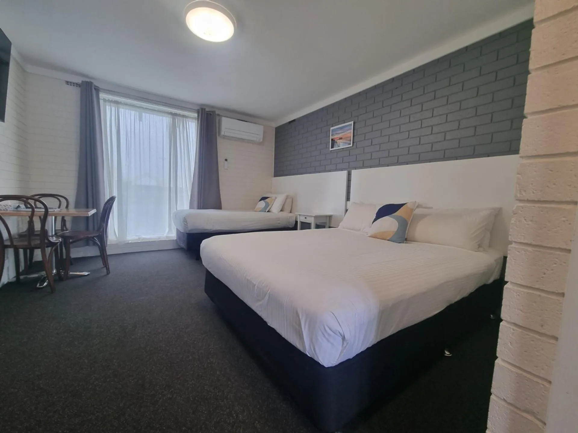 Photo of the whole room, Bed in Busselton Motel
